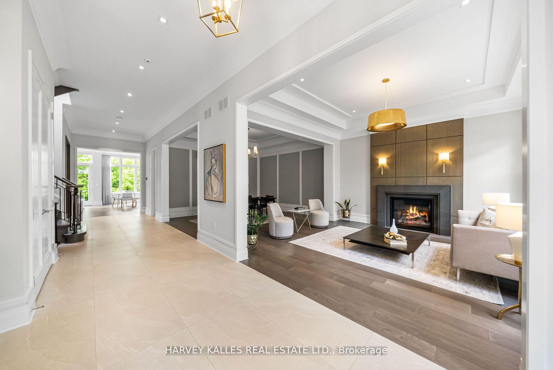 163 Cortleigh Boulevard, Toronto C04 — photo 4 of 5