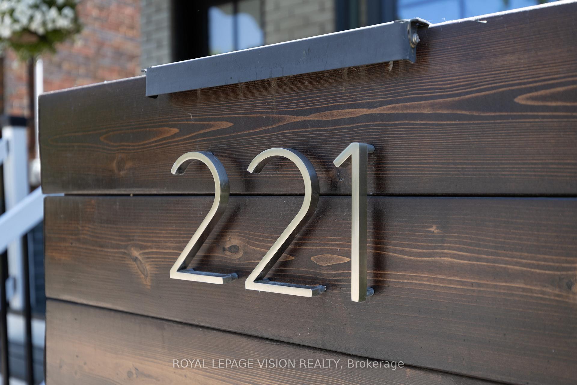 221 Bedford Park Avenue, Toronto C04 — photo 4 of 5