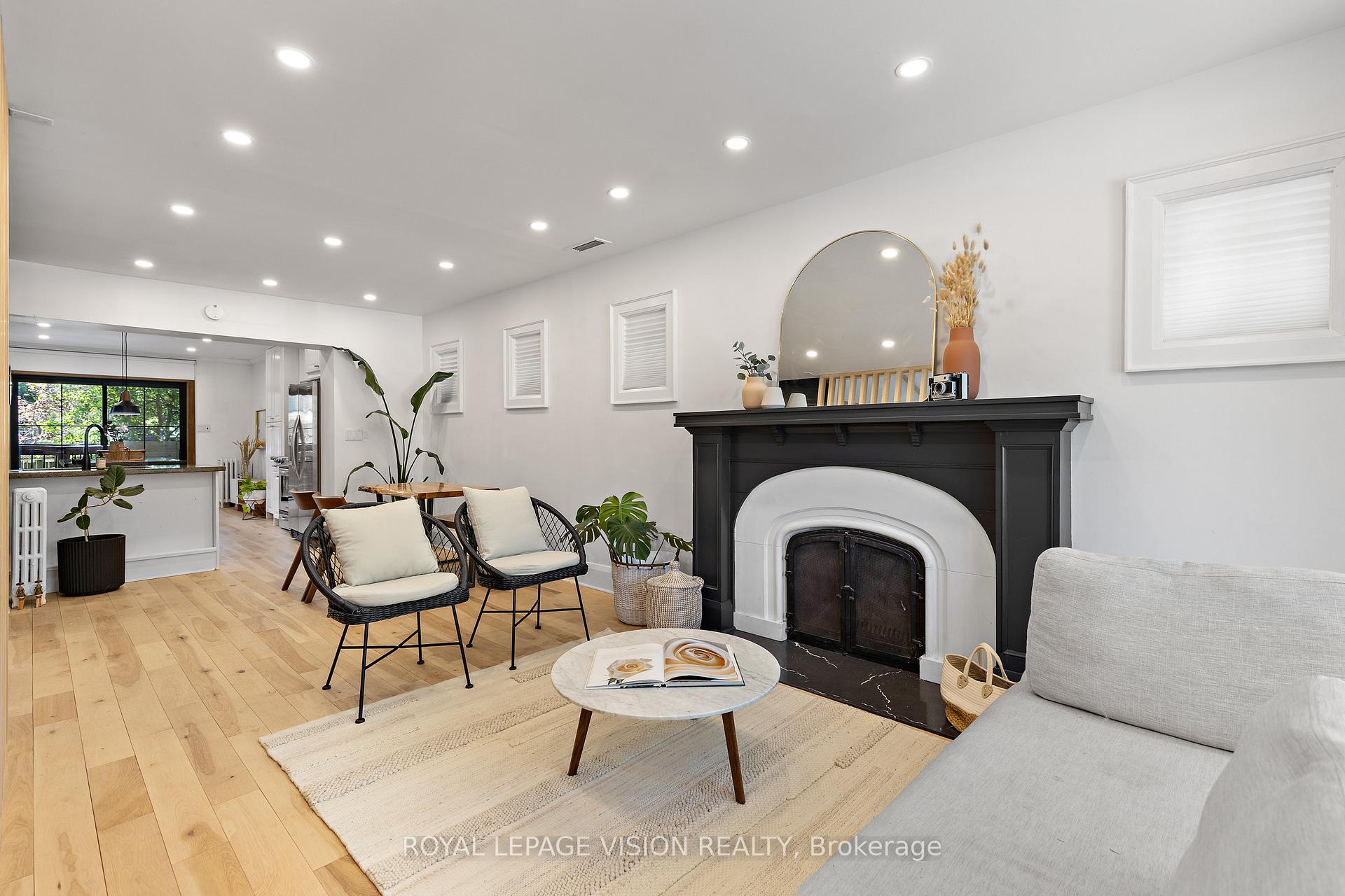221 Bedford Park Avenue, Toronto C04 — photo 5 of 5