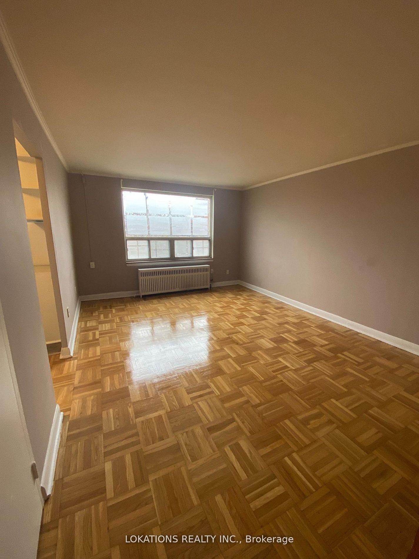 2135 Avenue Road 205, Toronto C04 — photo 4 of 5