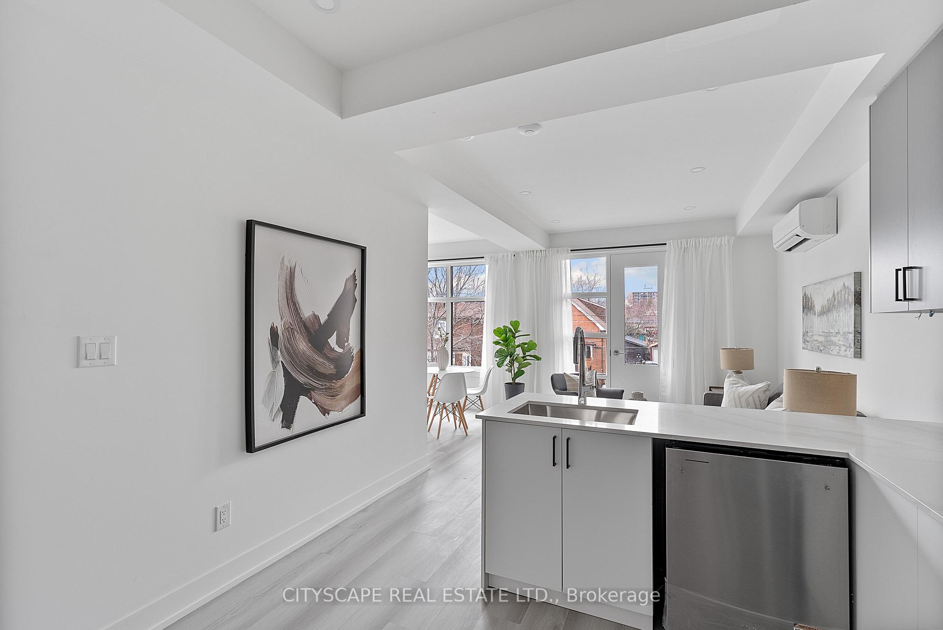 587 Oakwood Avenue 3 (Upper), Toronto C03 — photo 5 of 5