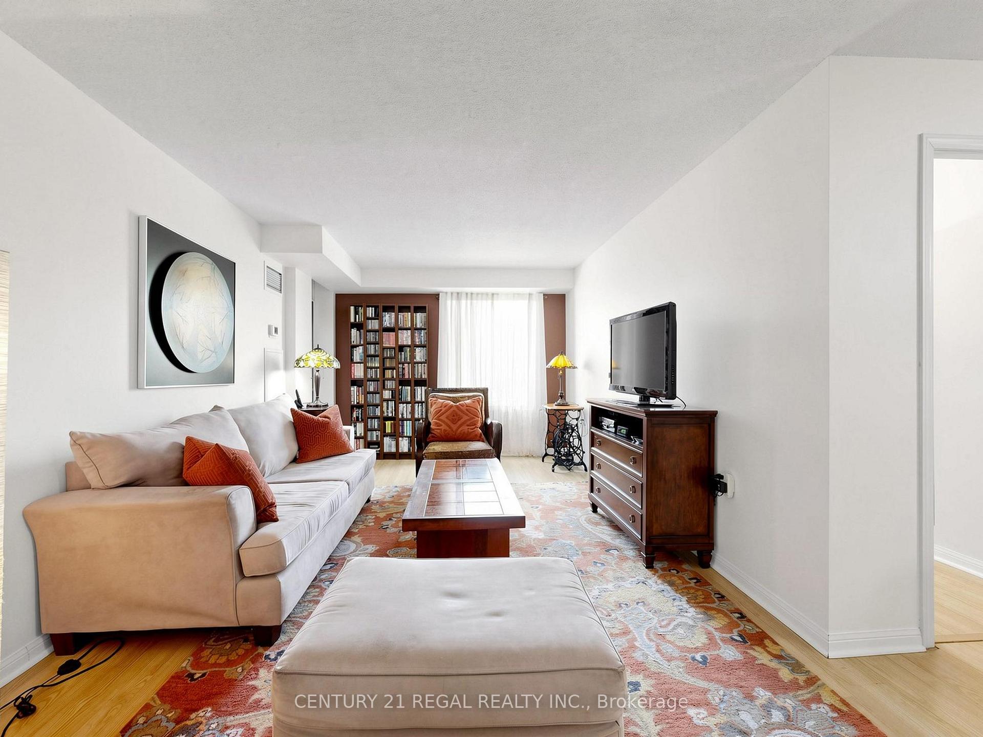 650 Lawrence Avenue W 336, Toronto C04 — photo 4 of 5