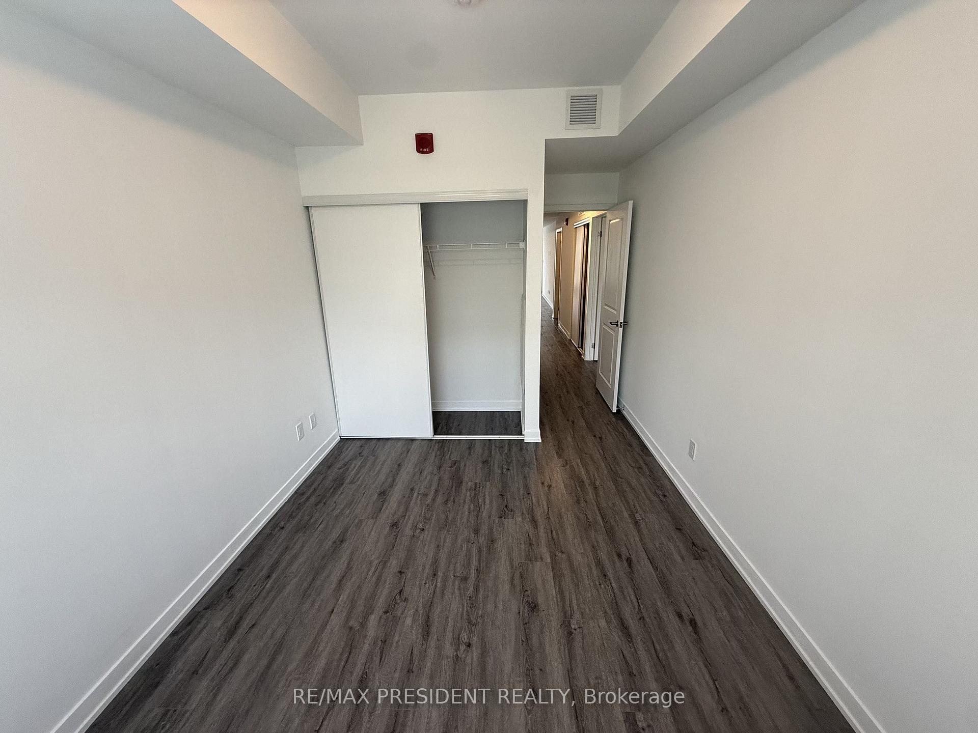 12 Marquette Avenue S 6, Toronto C04 — photo 3 of 5