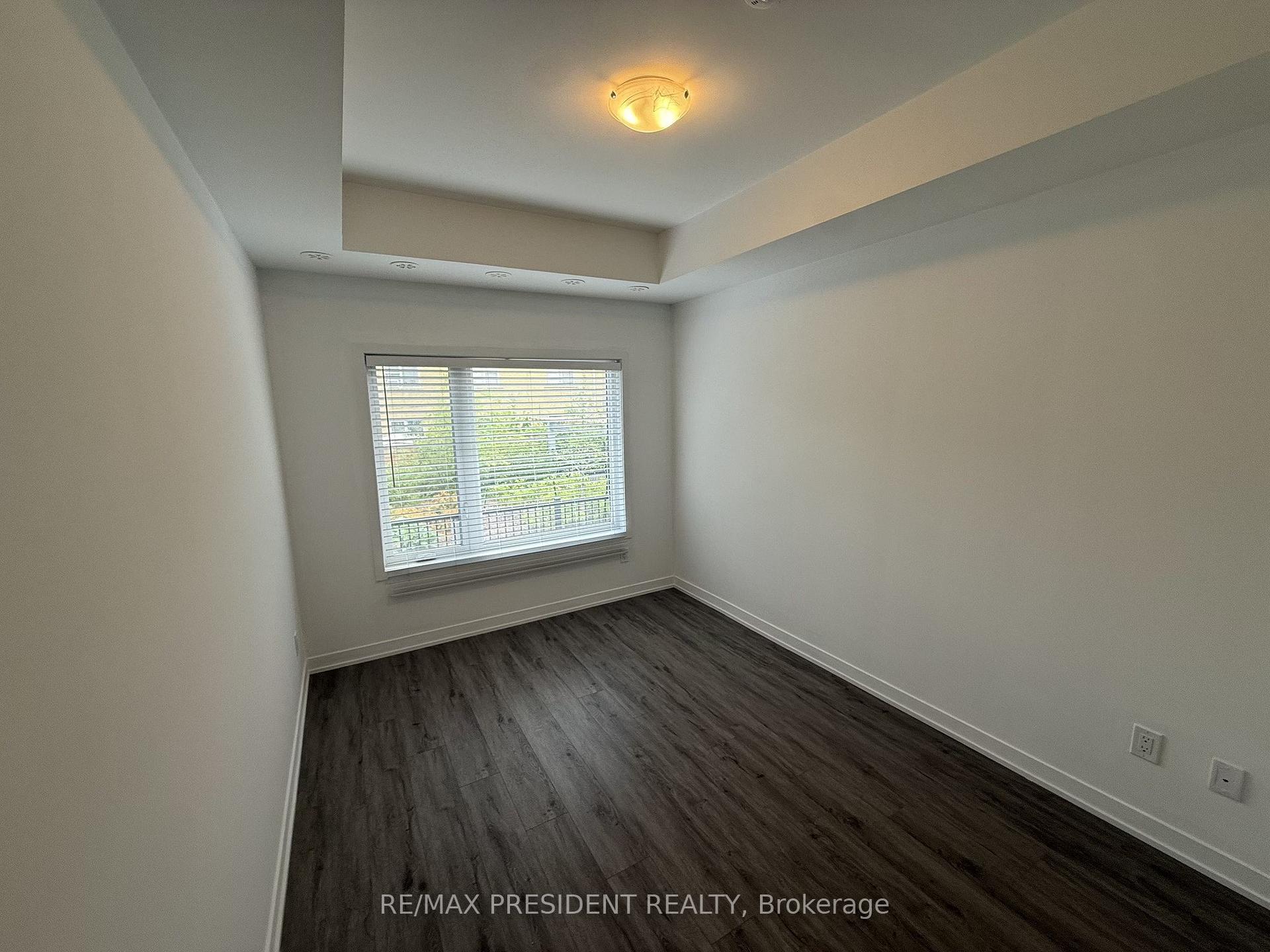 12 Marquette Avenue S 6, Toronto C04 — photo 5 of 5