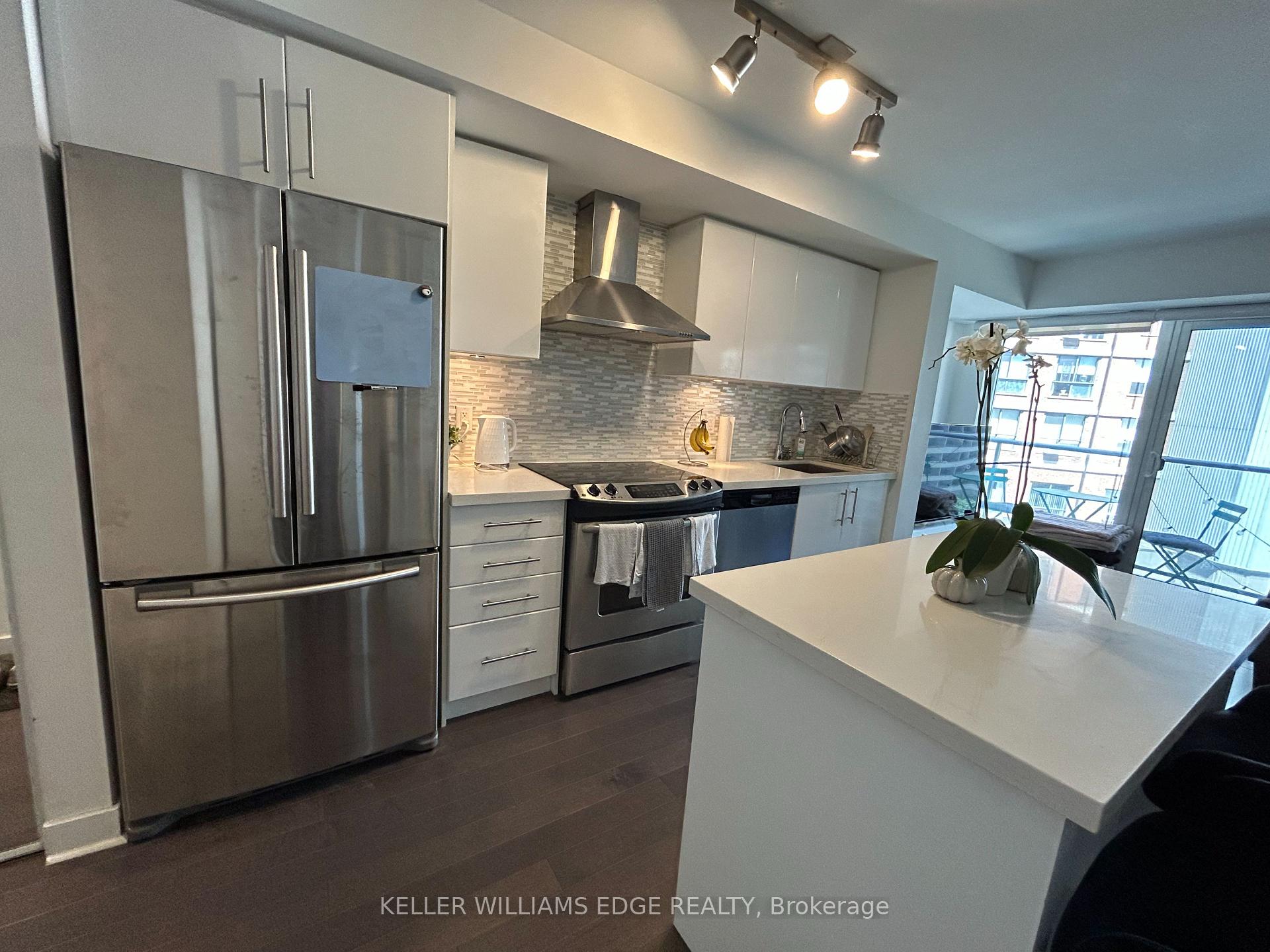 58 Orchard View Boulevard 707, Toronto C03 — photo 3 of 5