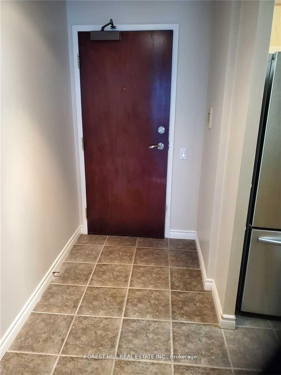 8 Covington Road 812, Toronto C04 — photo 4 of 5
