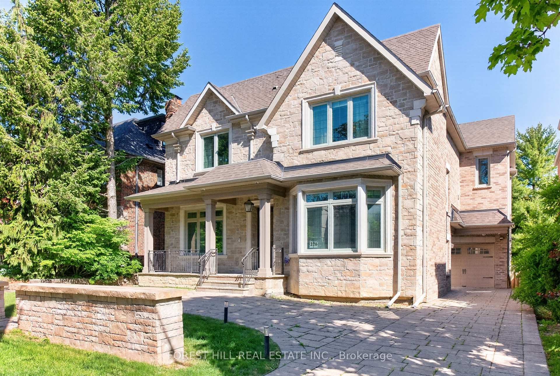326 Lytton Boulevard, Toronto C04 — photo 2 of 5