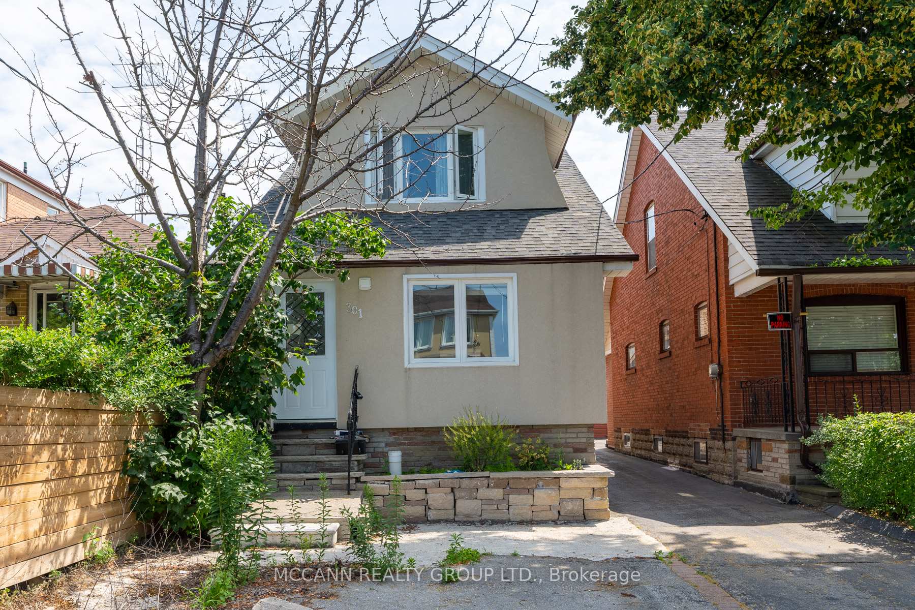 301 Robina Avenue BSMNT, Toronto C03 — photo 2 of 5