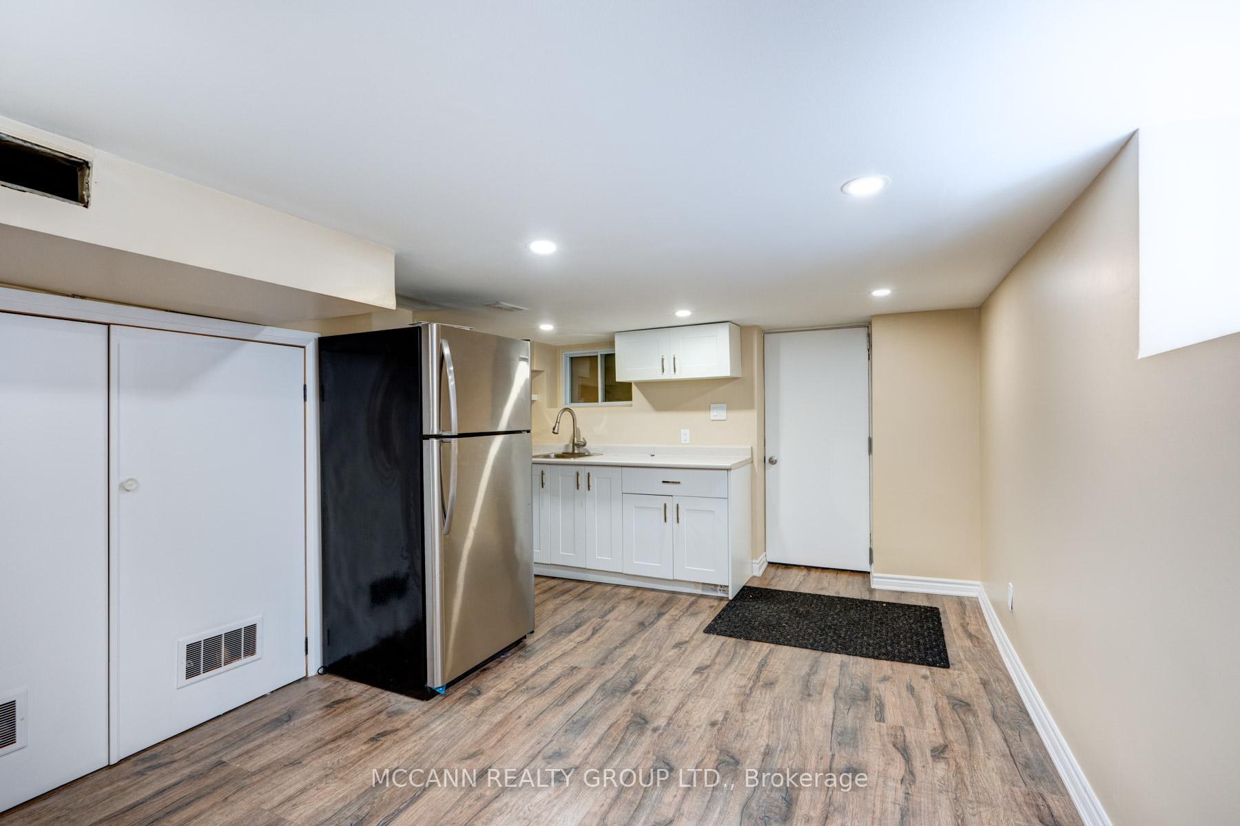 301 Robina Avenue BSMNT, Toronto C03 — photo 5 of 5