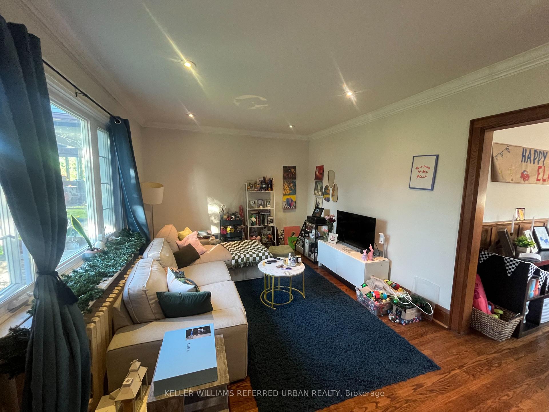 111 Clovelly Avenue Main Floor, Toronto C03 — photo 2 of 5