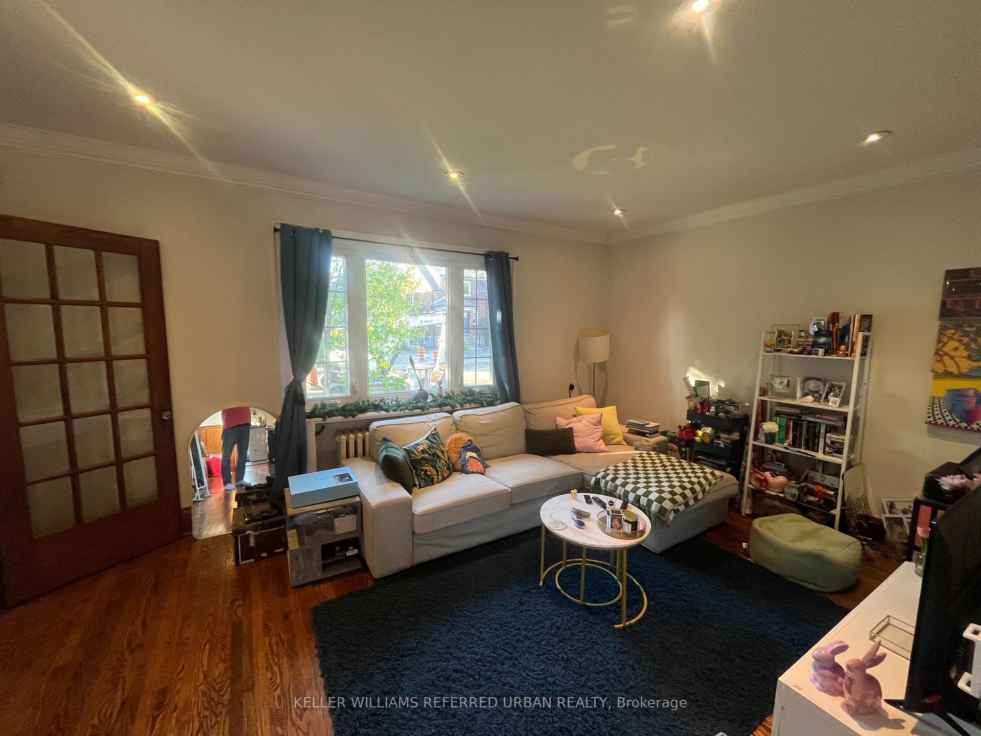 111 Clovelly Avenue Main Floor, Toronto C03 — photo 3 of 5