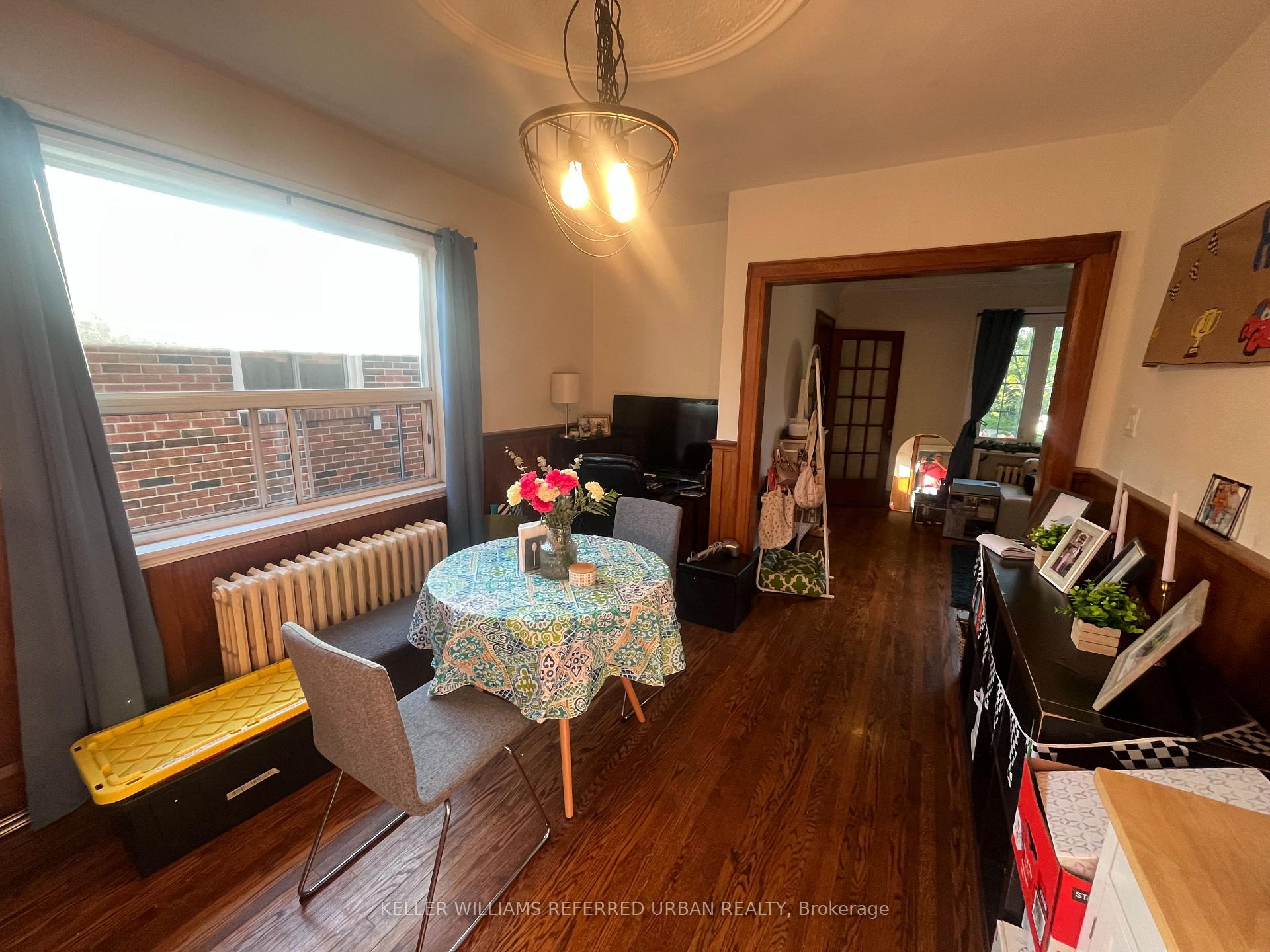 111 Clovelly Avenue Main Floor, Toronto C03 — photo 4 of 5