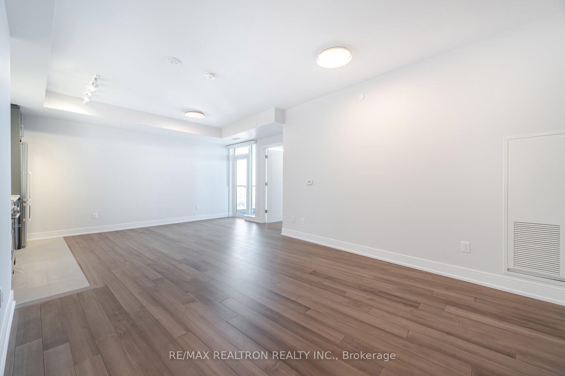 2525 Bathurst Street 1101, Toronto C04 — photo 4 of 5
