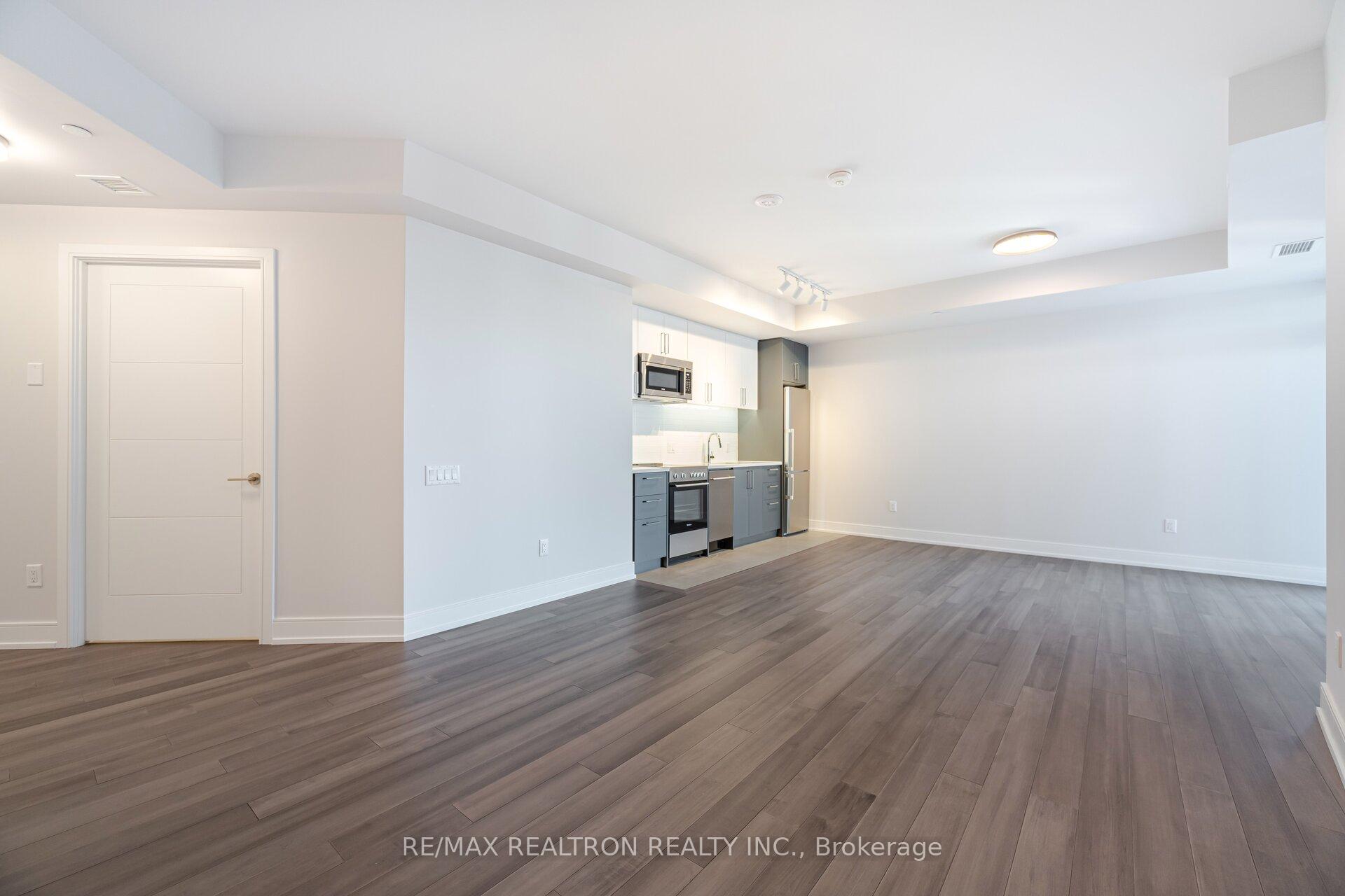 2525 Bathurst Street 1101, Toronto C04 — photo 5 of 5