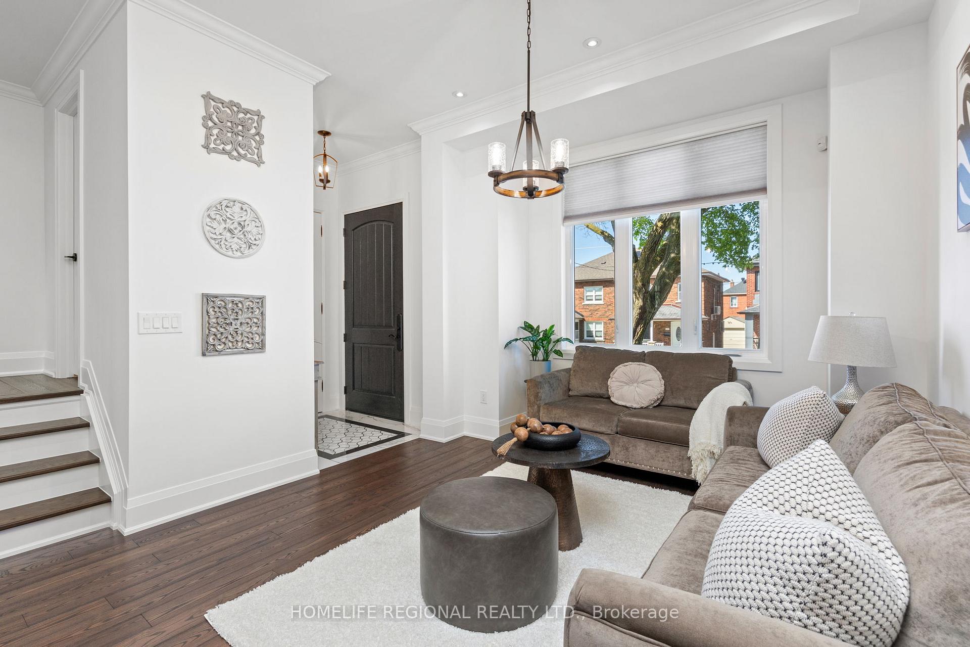 313 Robina Avenue, Toronto C03 — photo 3 of 5