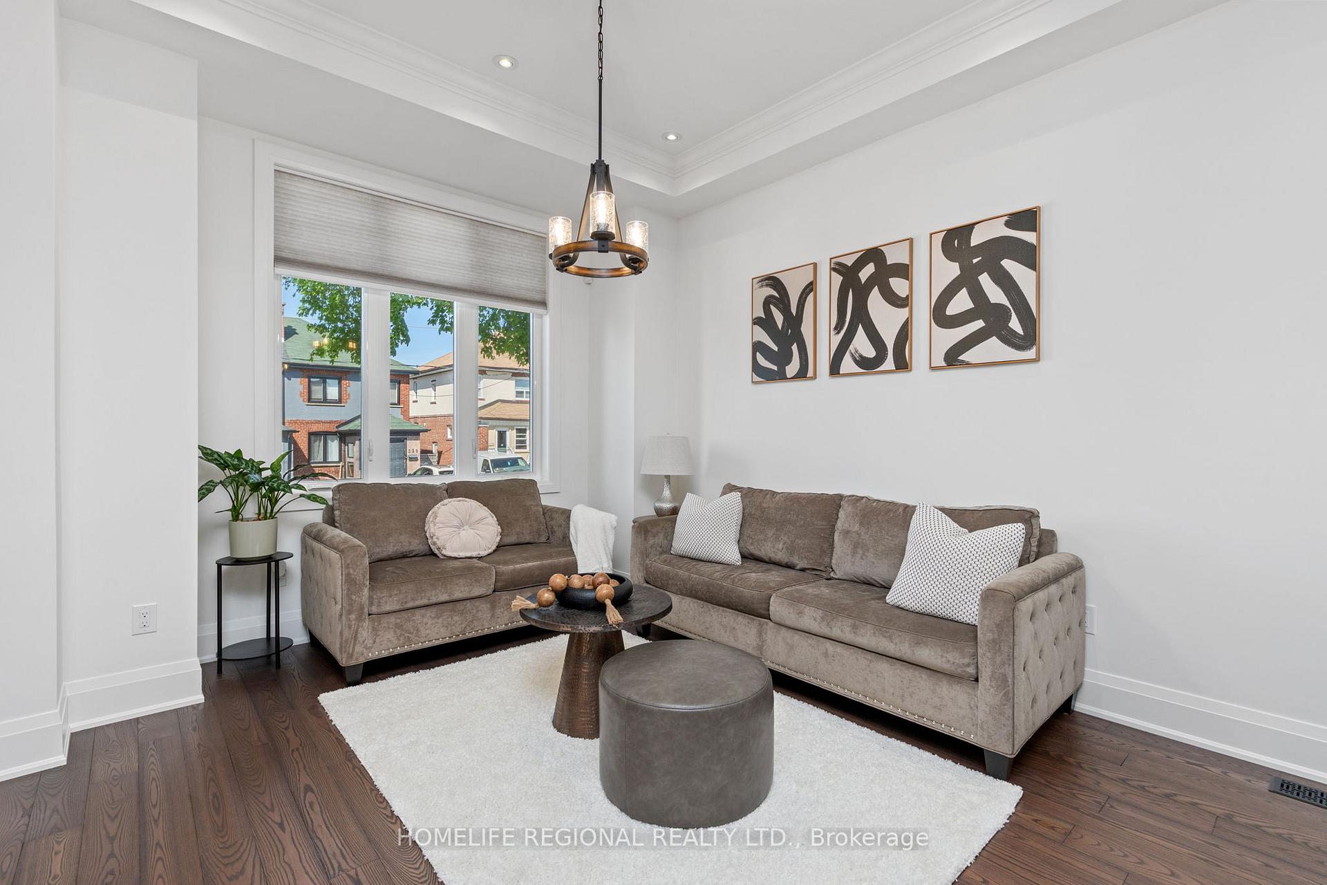 313 Robina Avenue, Toronto C03 — photo 4 of 5