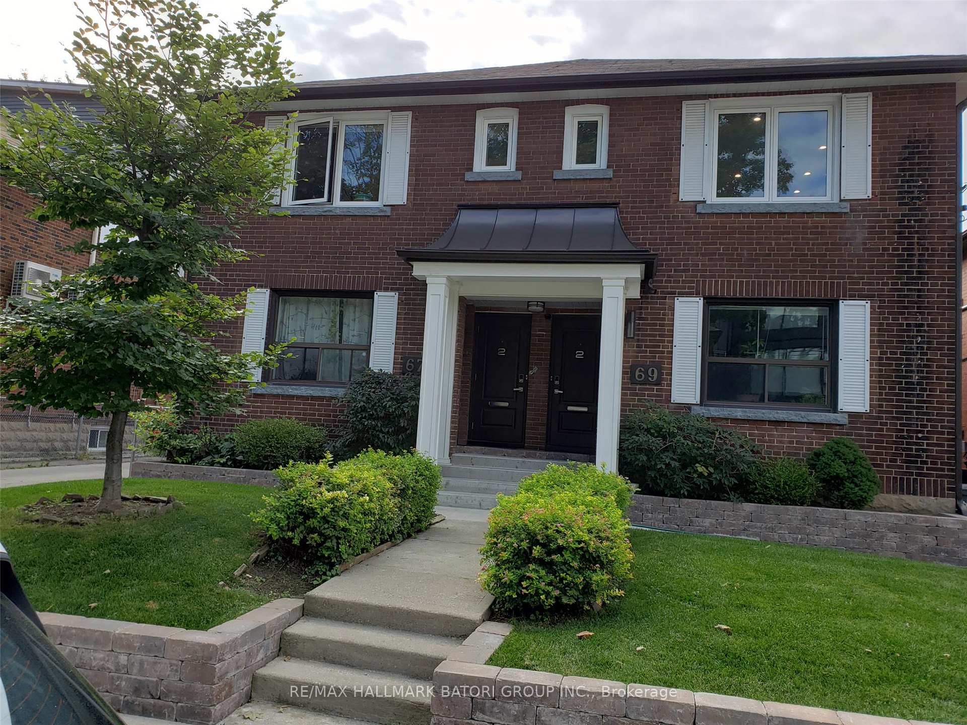 69 Burnaby Boulevard Upper, Toronto C03, ON M5N 1G3 — Toronto C03, Ontario