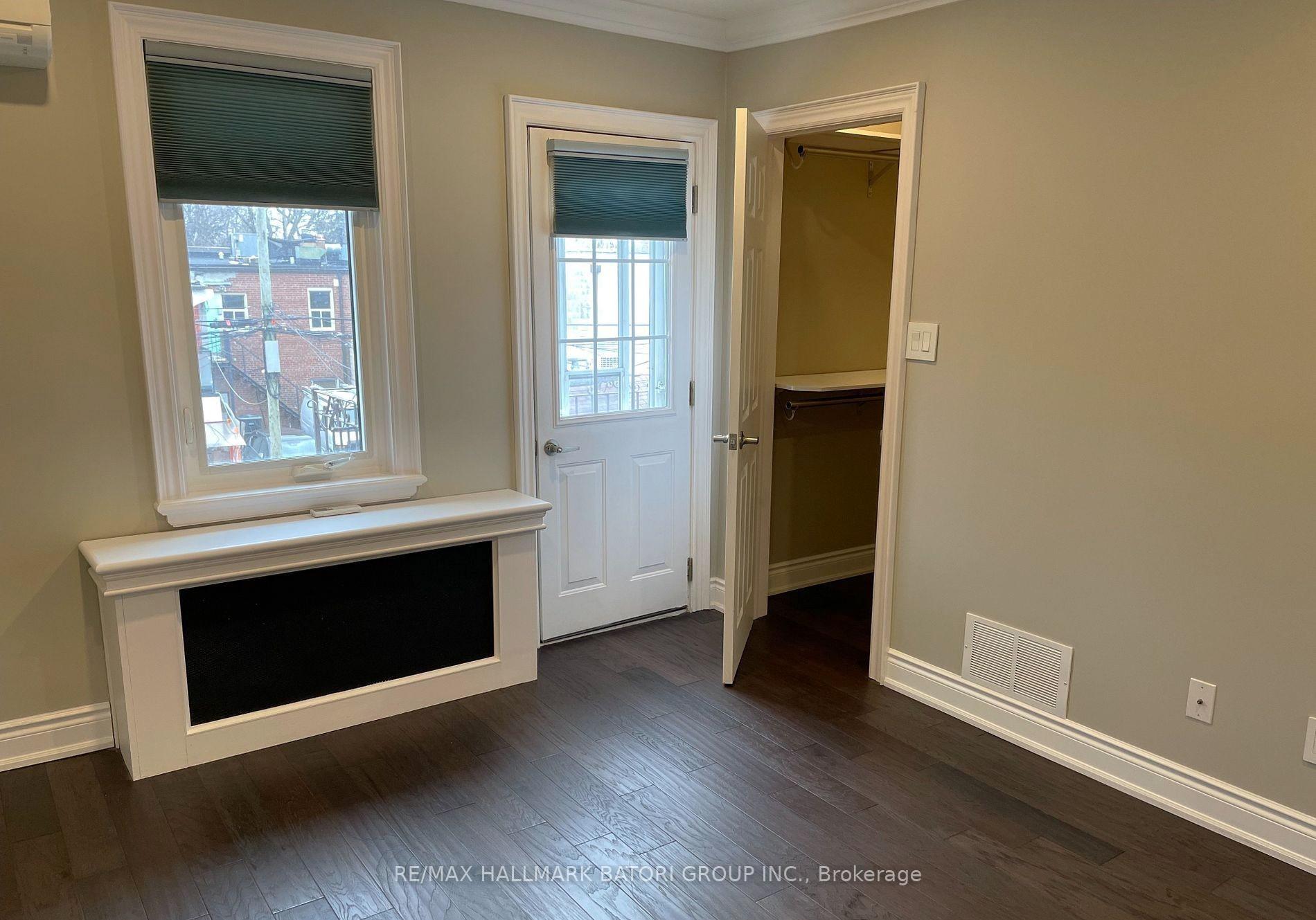 69 Burnaby Boulevard Upper, Toronto C03 — photo 2 of 5