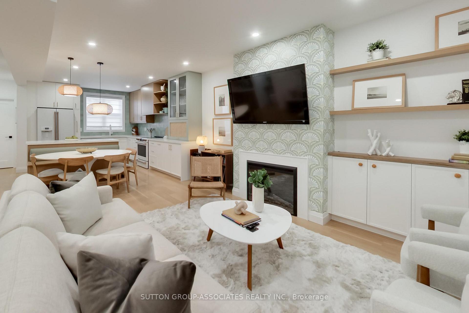 238 Lauder Avenue, Toronto C03 — photo 3 of 5