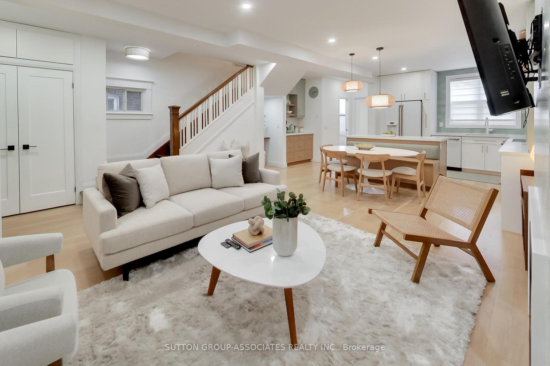 238 Lauder Avenue, Toronto C03 — photo 4 of 5