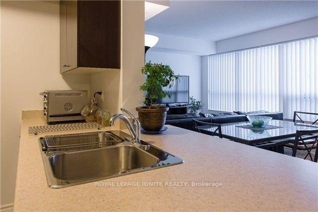 35 Saranac Boulevard 407, Toronto C04 — photo 4 of 5