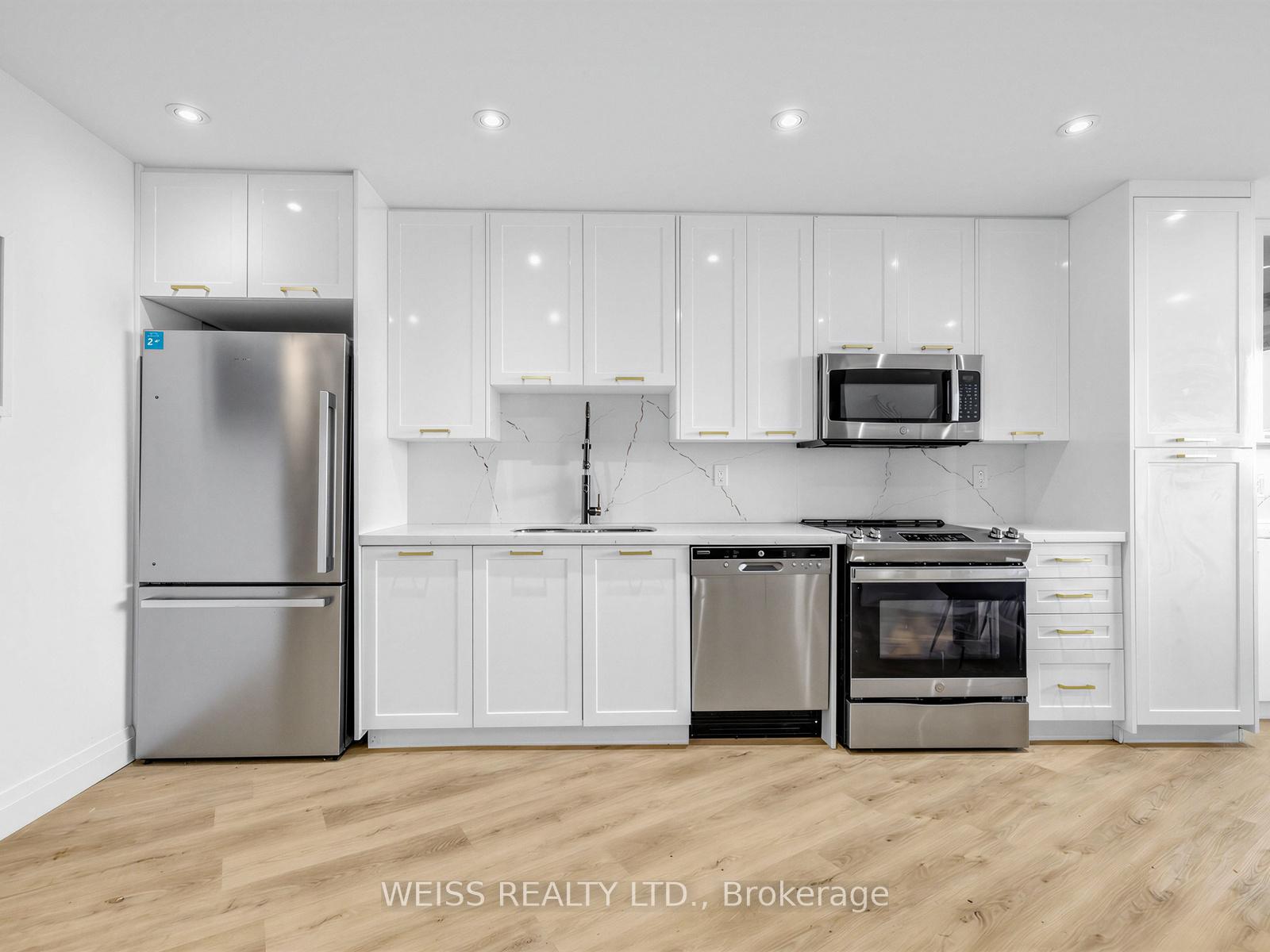 150 Neptune Drive 1405, Toronto C04 — photo 5 of 5
