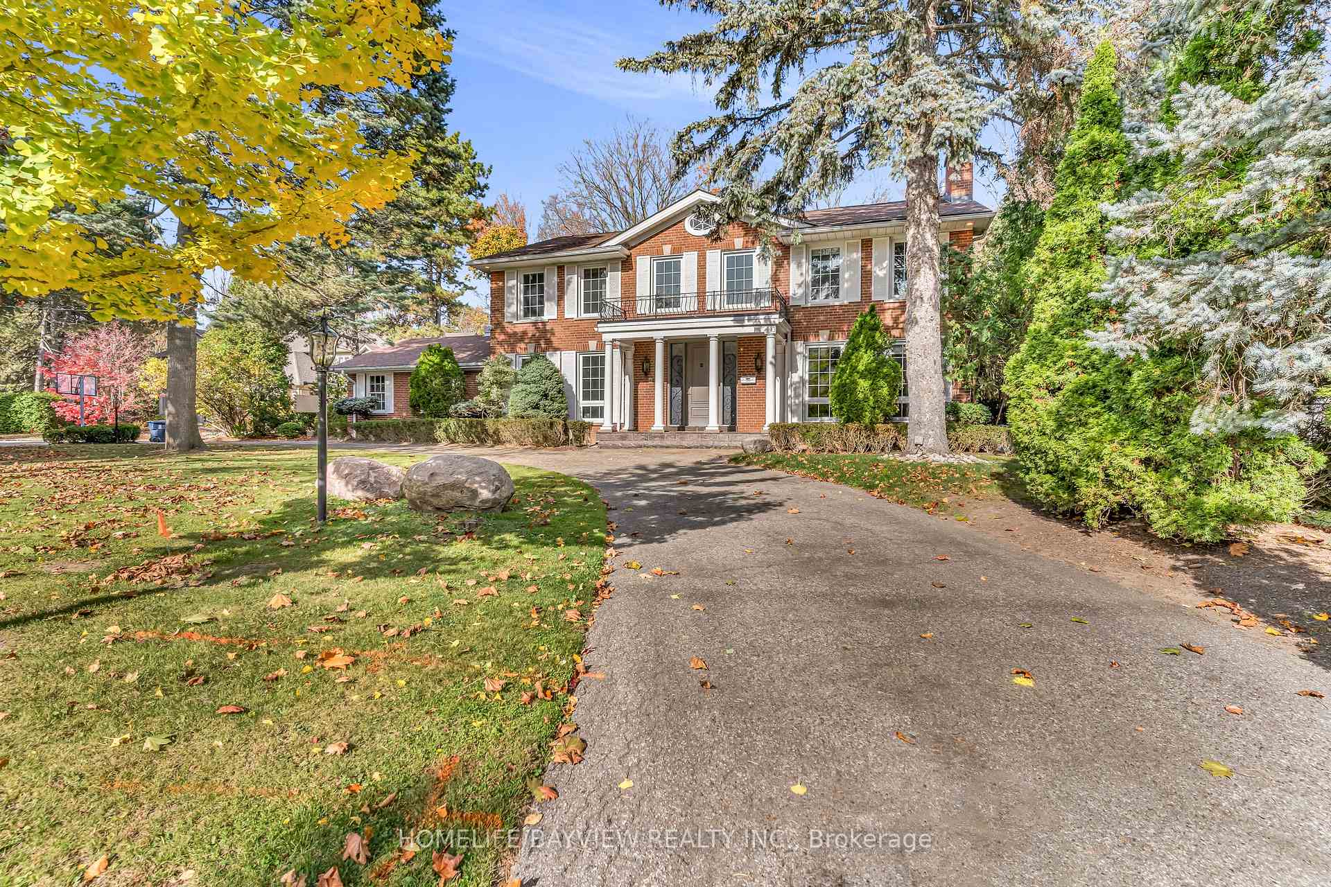 22 Salonica Road, Toronto C12 — photo 2 of 5