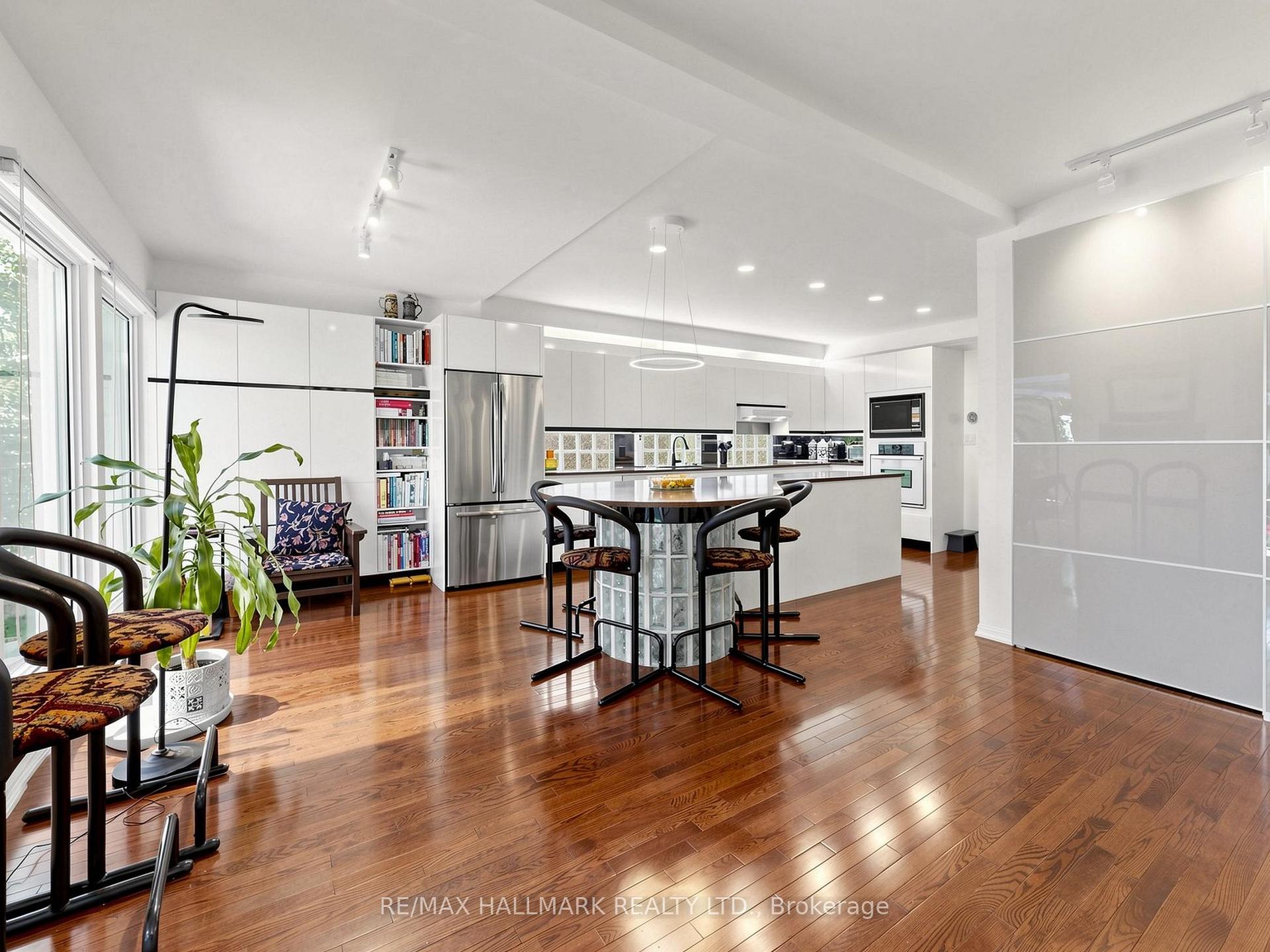 63 St Clements Avenue, Toronto C03 — photo 5 of 5