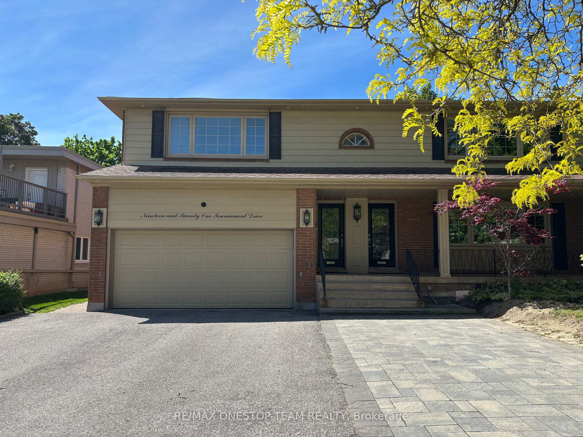 19 Tournament Drive, Toronto C12 — photo 2 of 5