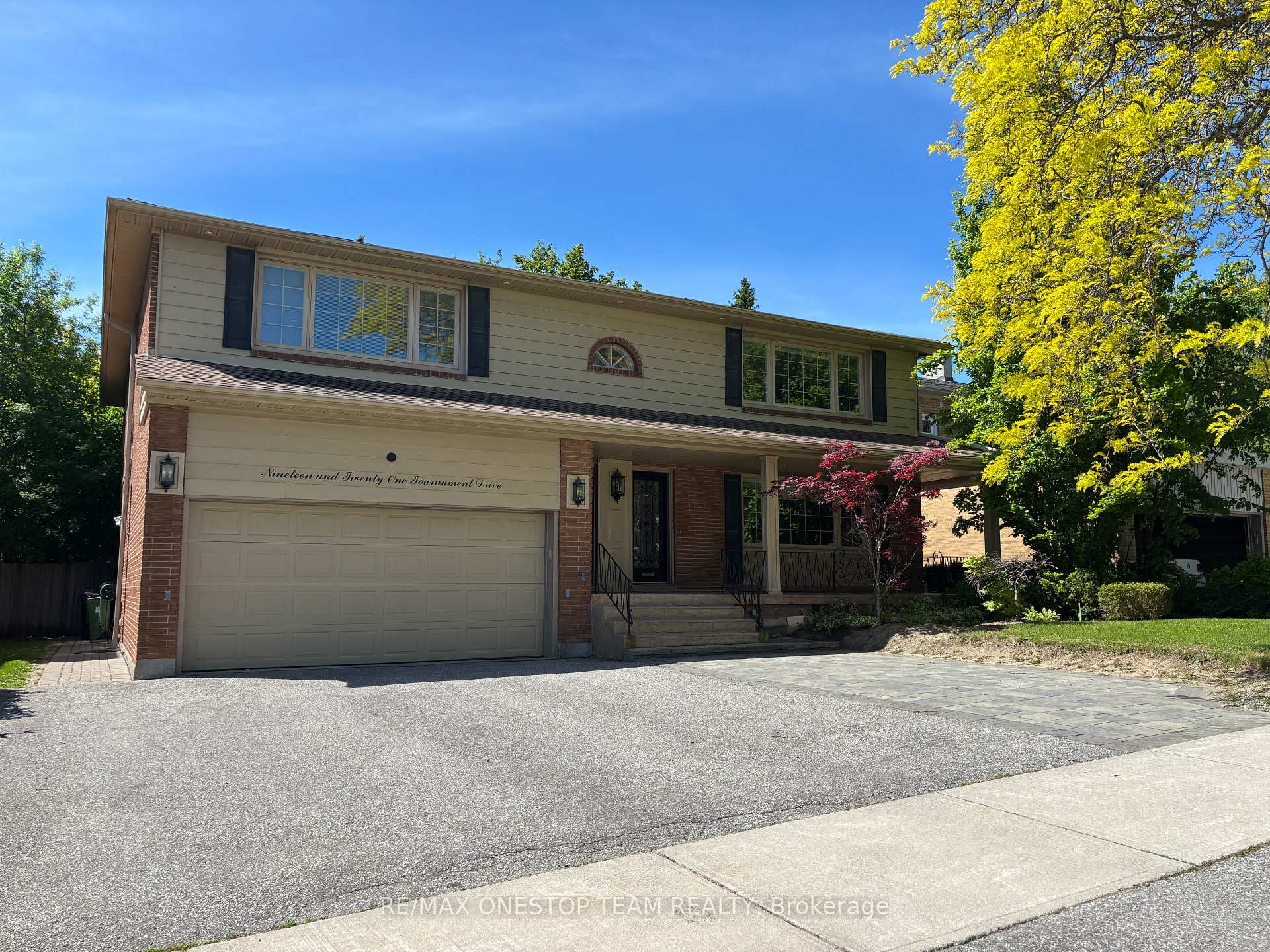 19 Tournament Drive, Toronto C12 — photo 3 of 5