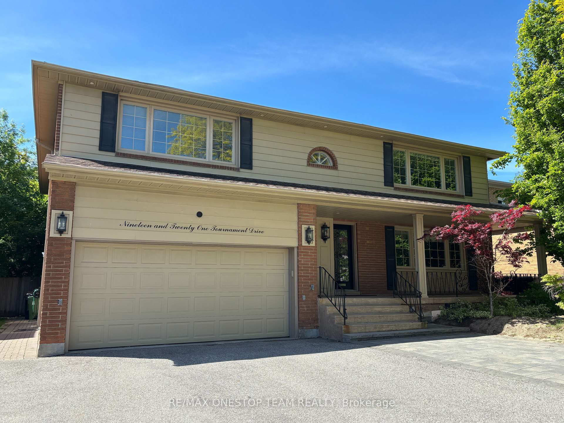 19 Tournament Drive, Toronto C12 — photo 4 of 5