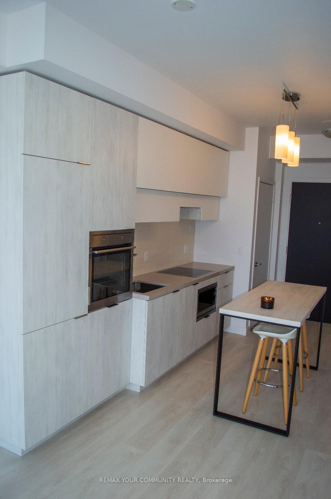 8 Eglinton Avenue E 3709, Toronto C03 — photo 4 of 5