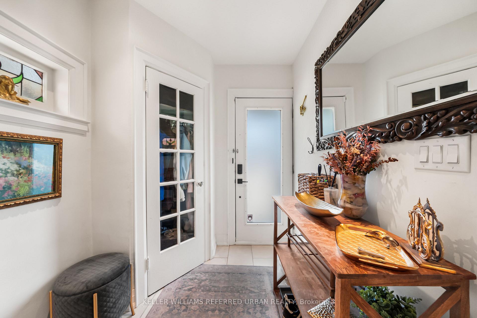 8 Cloverlawn Avenue, Toronto C03 — photo 5 of 5