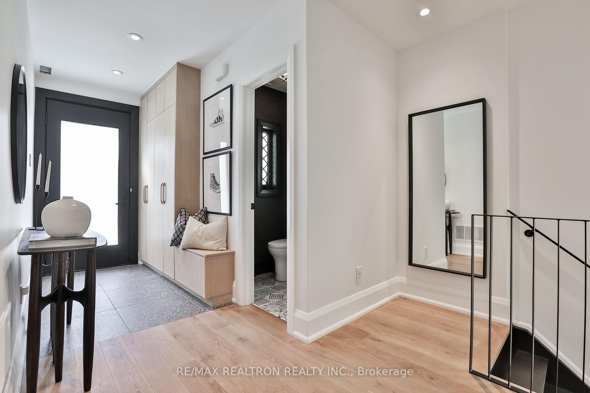 46 Gloucester Grove, Toronto C03 — photo 4 of 5