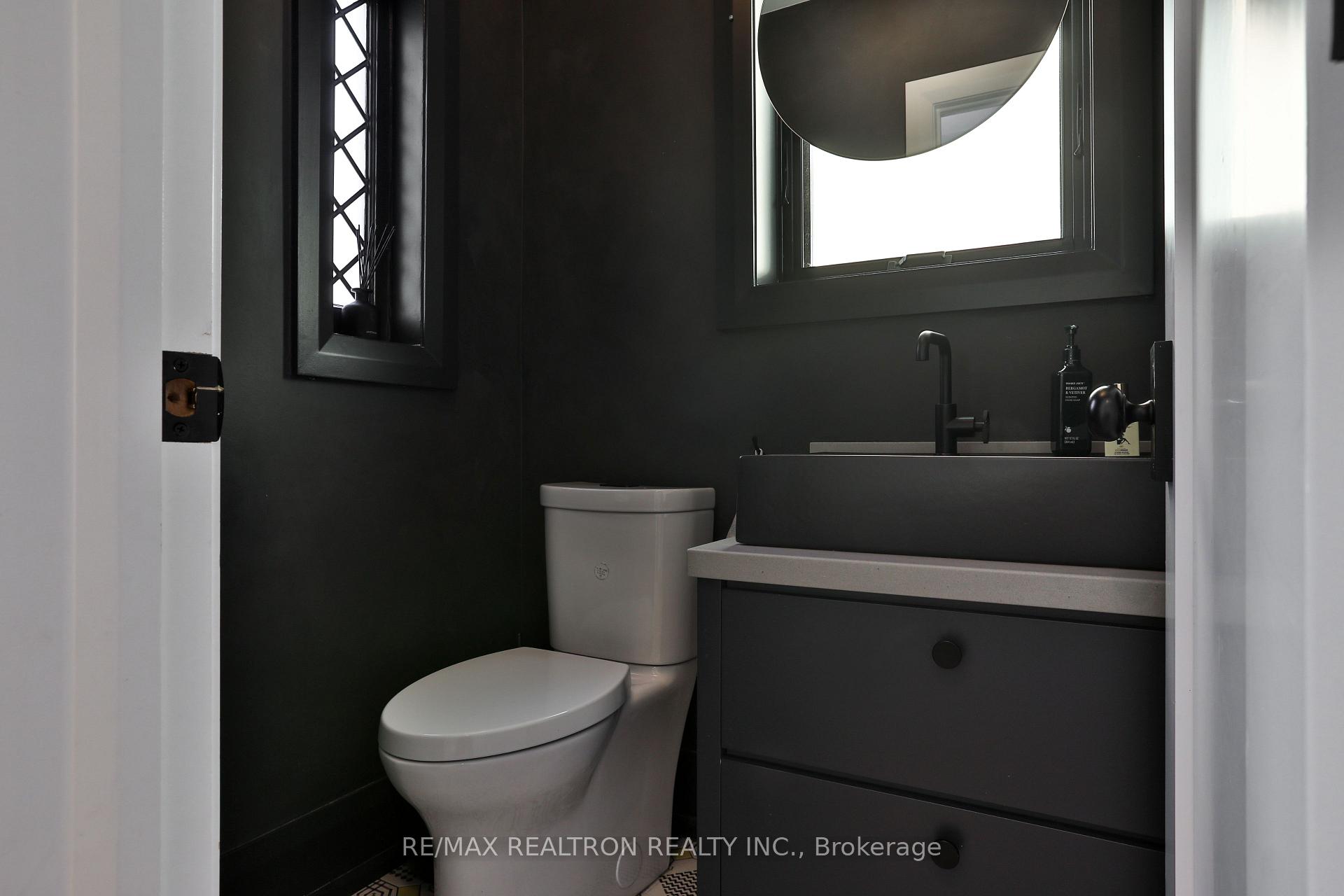 46 Gloucester Grove, Toronto C03 — photo 5 of 5
