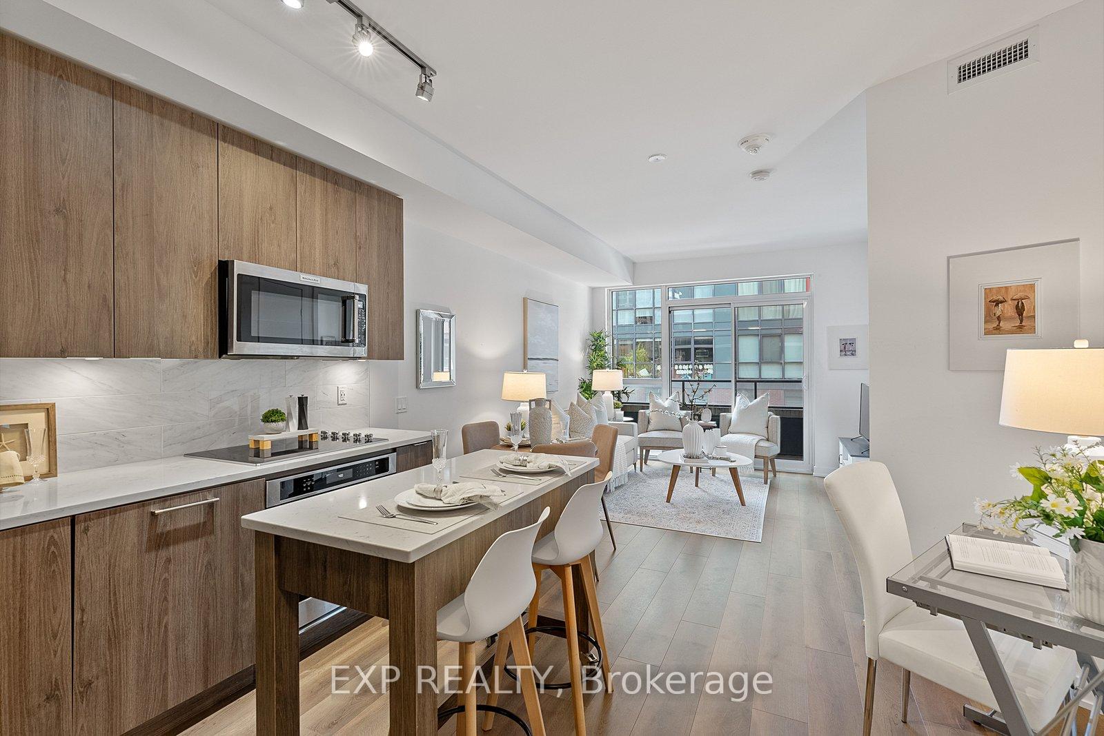 38 Iannuzzi Street 330, Toronto C01, ON M5V 0E8