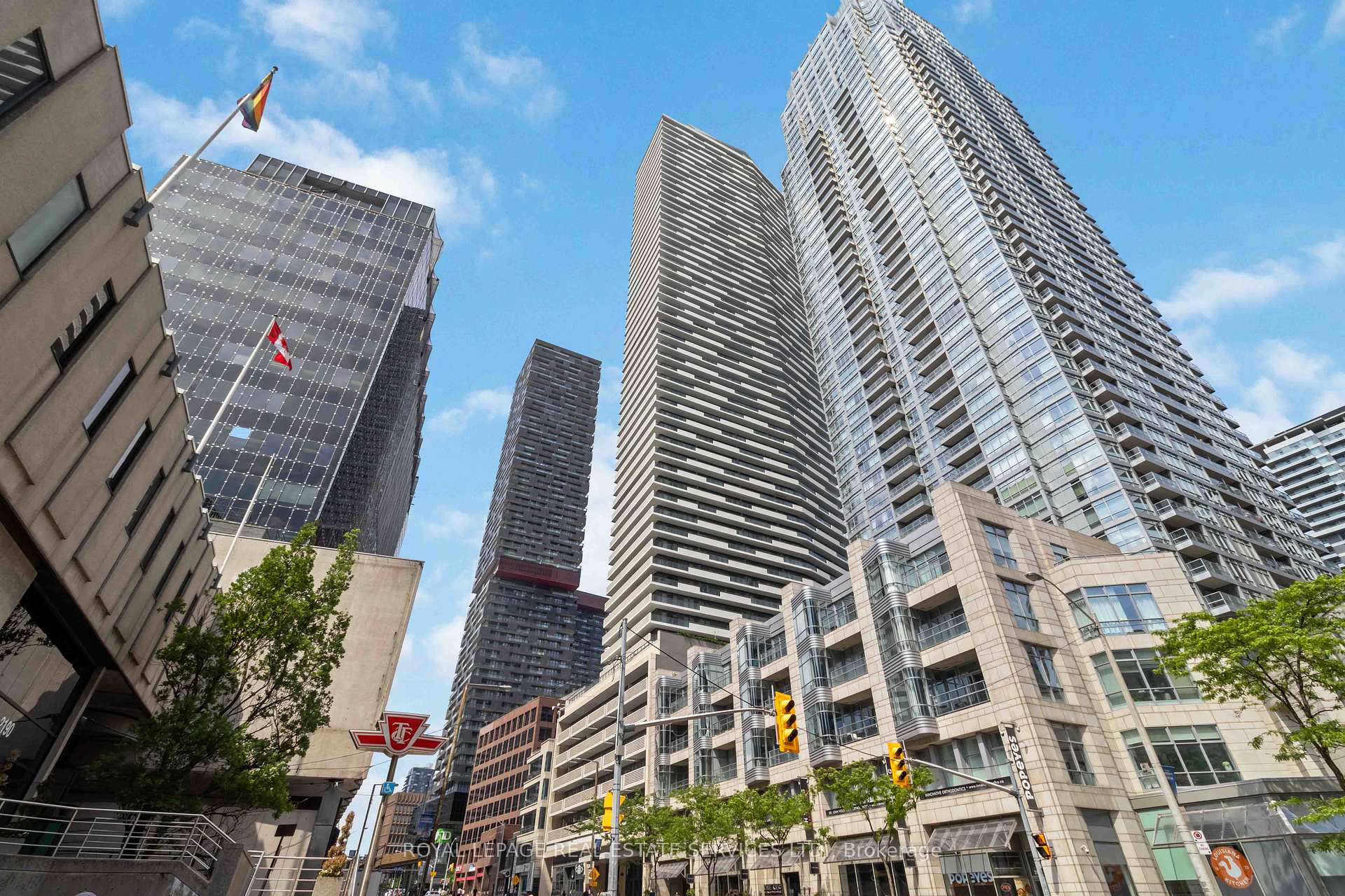 2221 Yonge Street 2607, Toronto C10, ON M4S 0B8