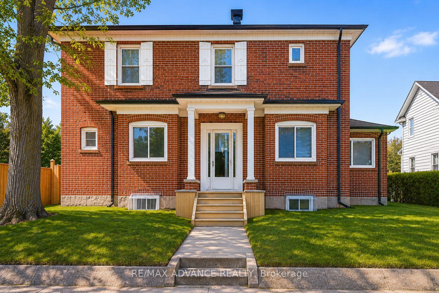 33 Castlefield Avenue, Toronto C03 — photo 2 of 5
