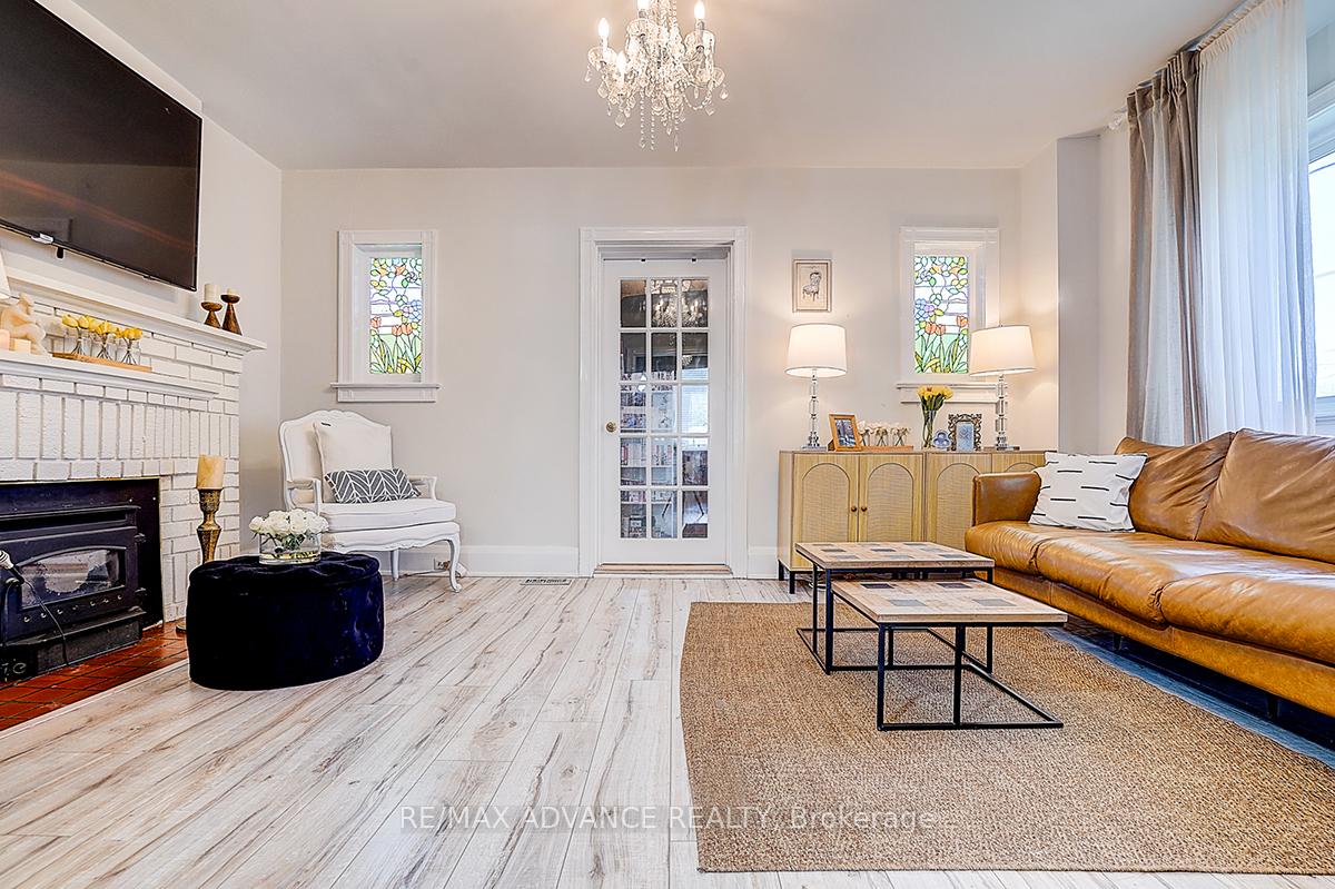 33 Castlefield Avenue, Toronto C03 — photo 4 of 5