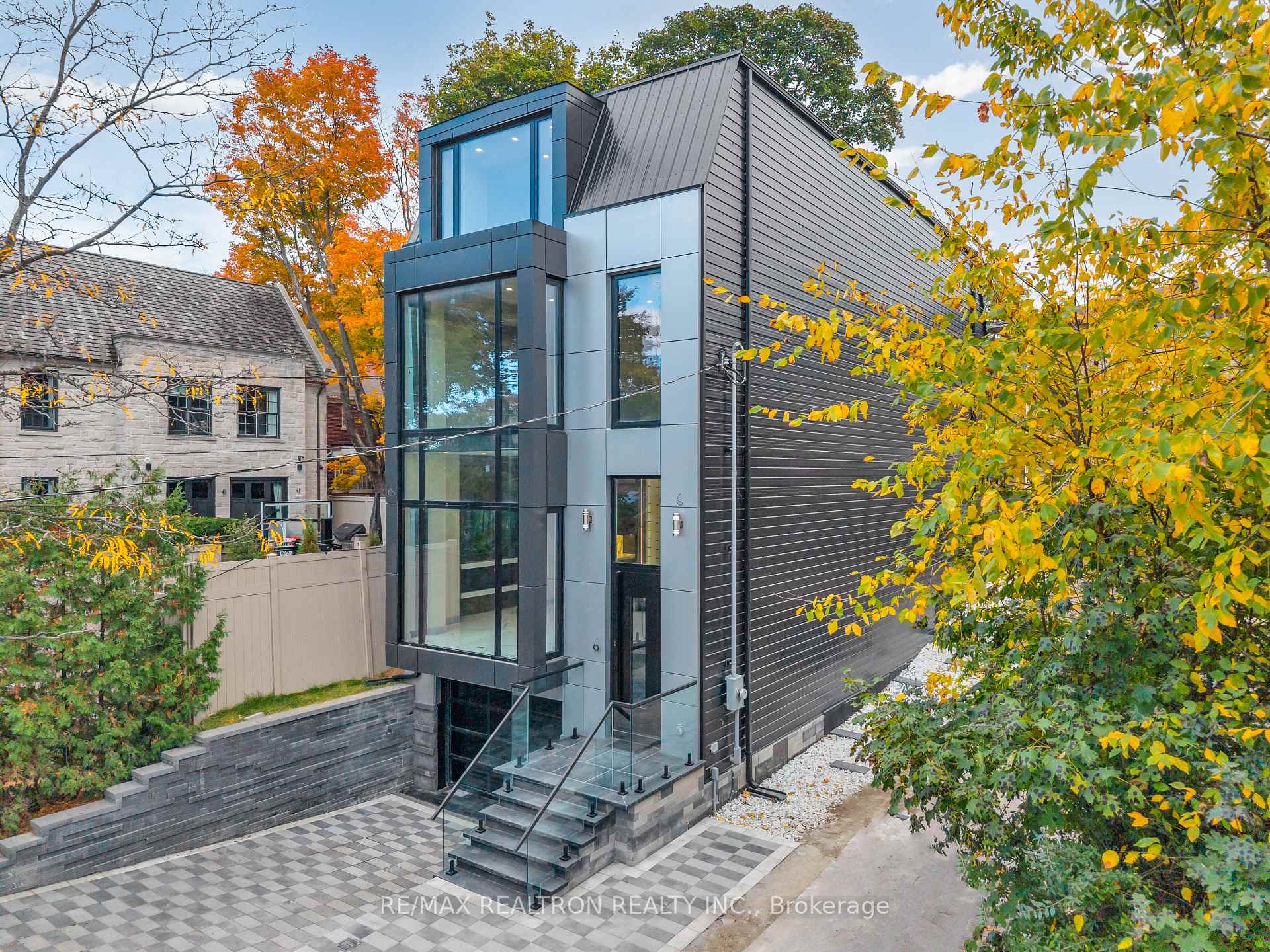 71 Ardmore Road, Toronto C03 — photo 3 of 5