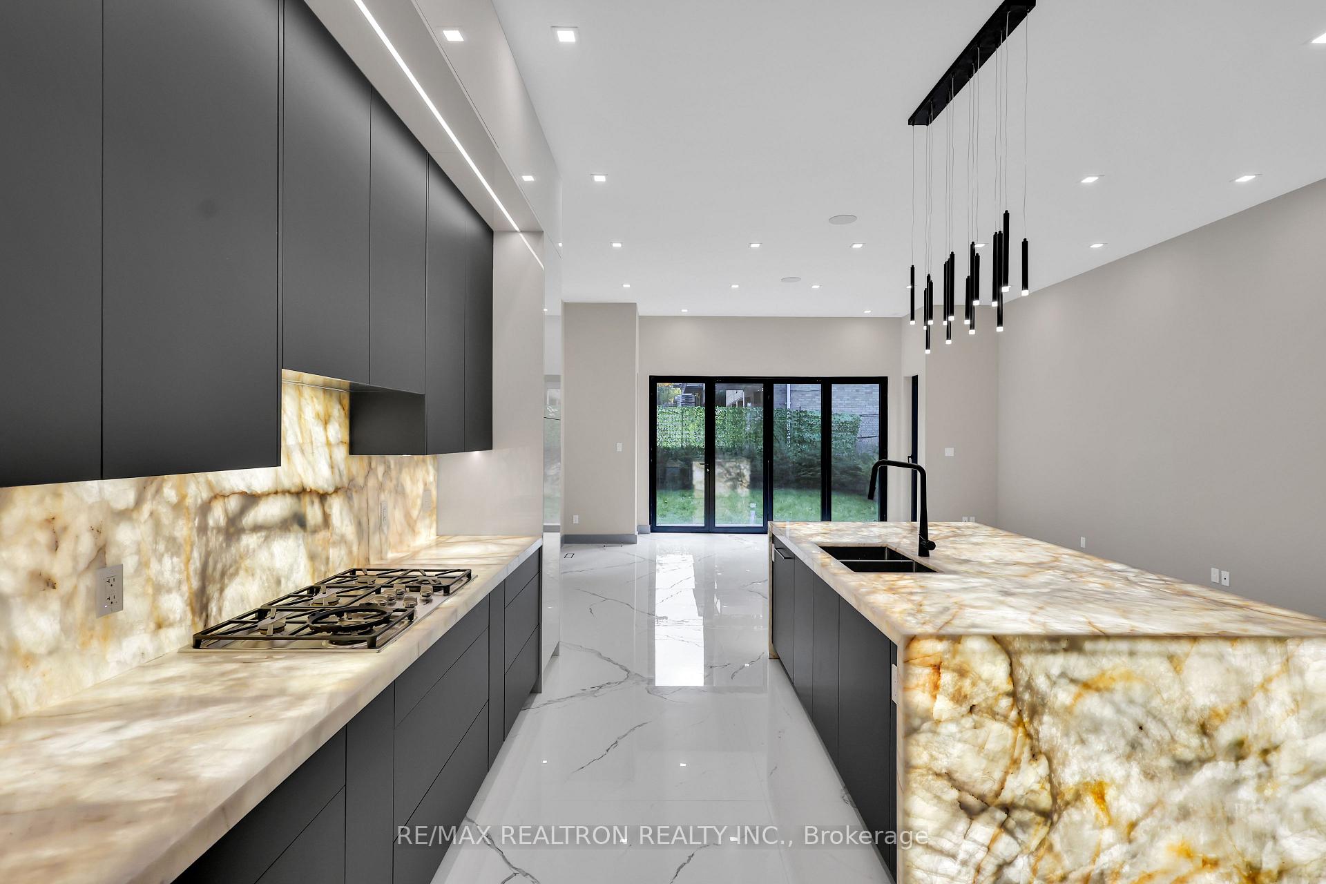 71 Ardmore Road, Toronto C03 — photo 5 of 5