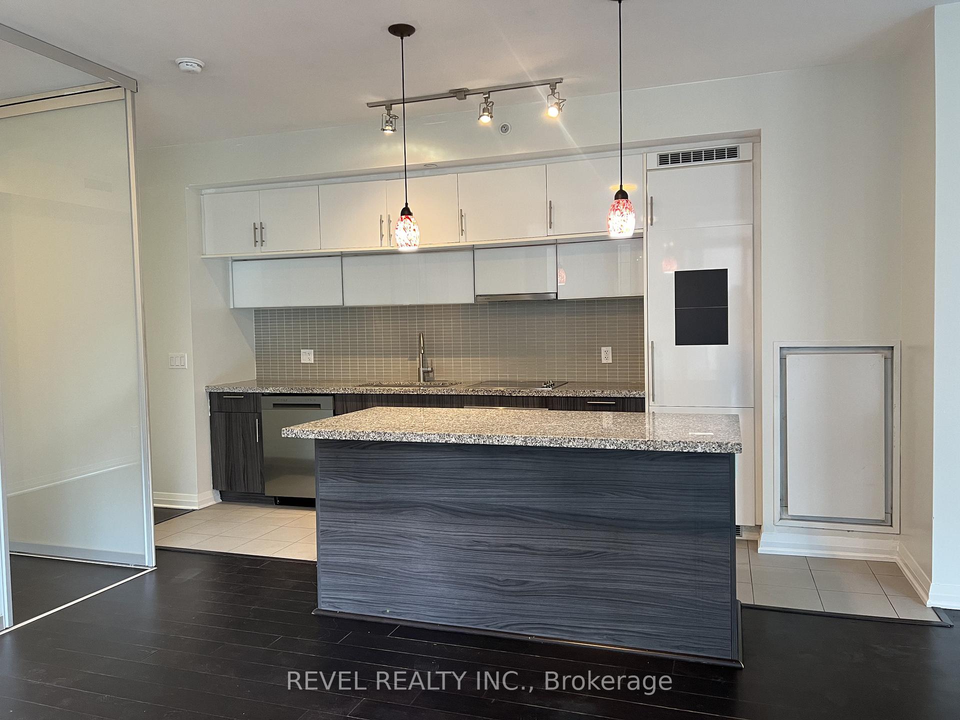 8 Mercer Street 405, Toronto C01, ON M5V 0C4