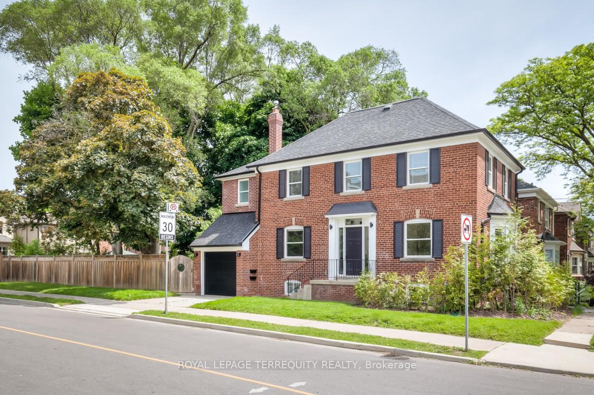 674 Eglinton Avenue E Lower, Toronto C11, ON M4G 2K5