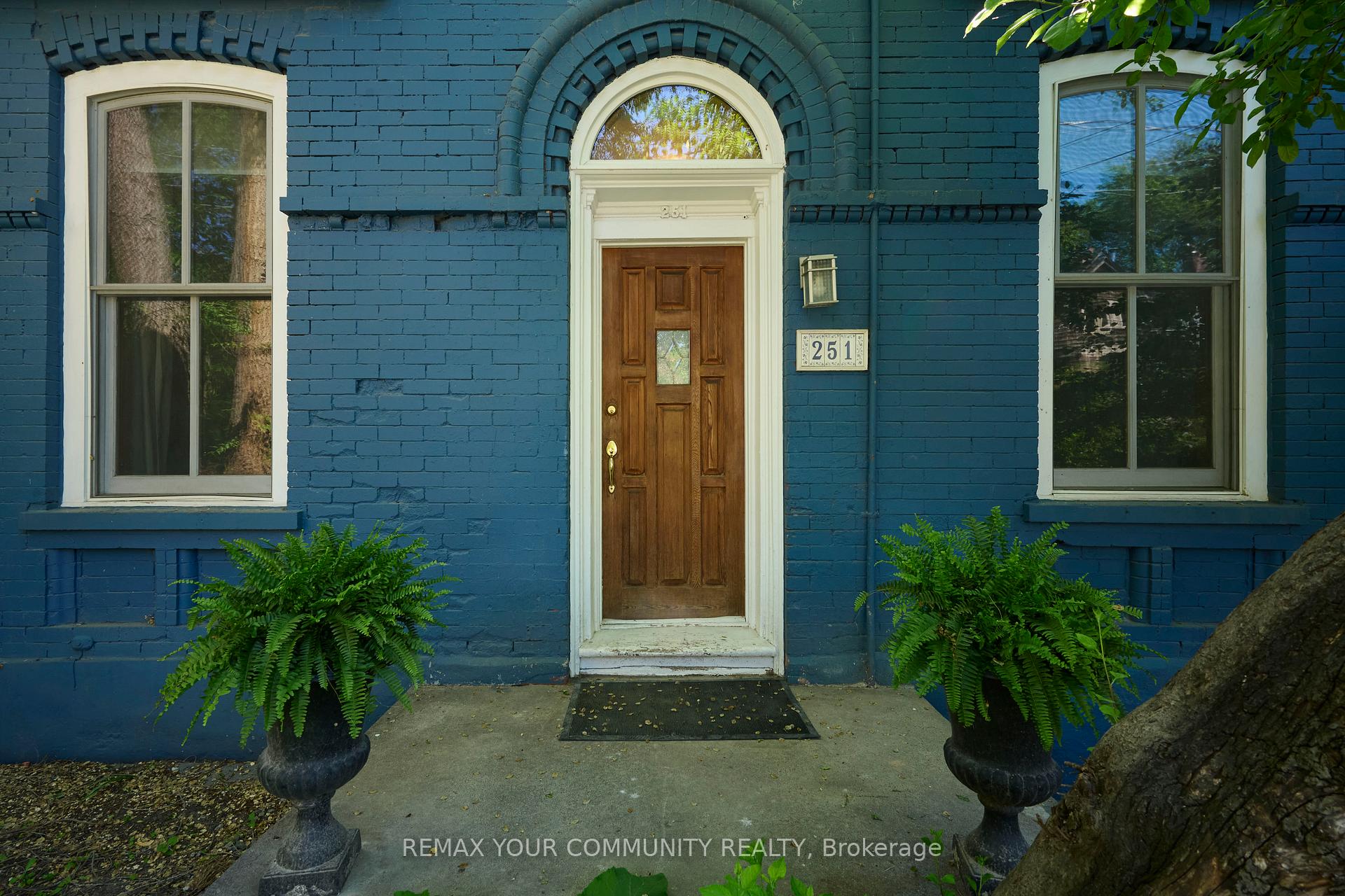 residential Property Image no.1