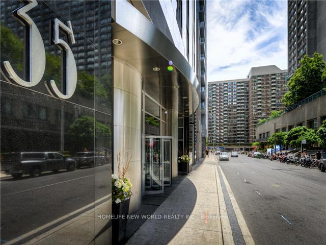 35 Balmuto Street 2502, Toronto C01, ON M4Y 0A3