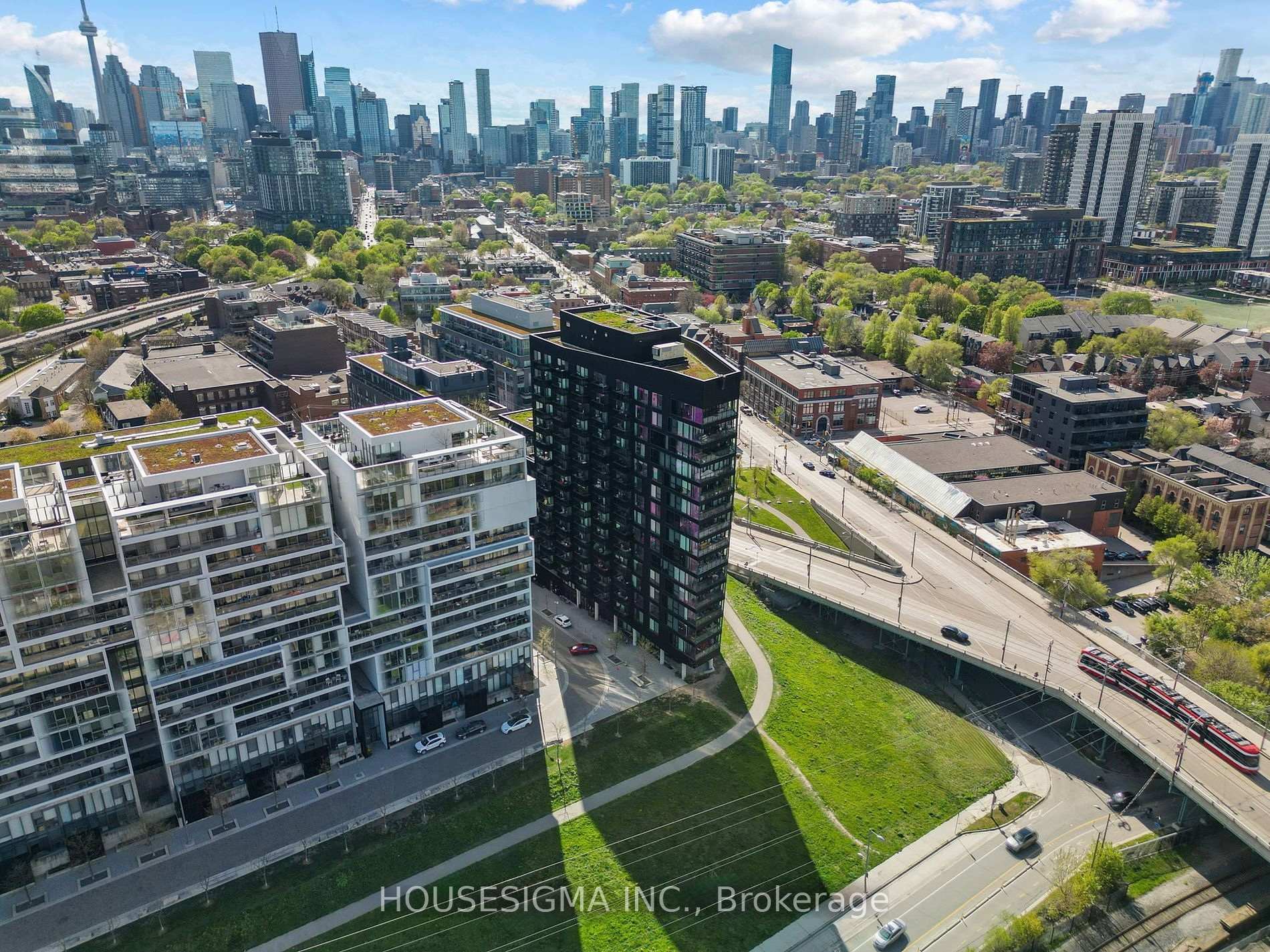 51 Trolley Crescent 901, Toronto C08, ON M5A 0E9