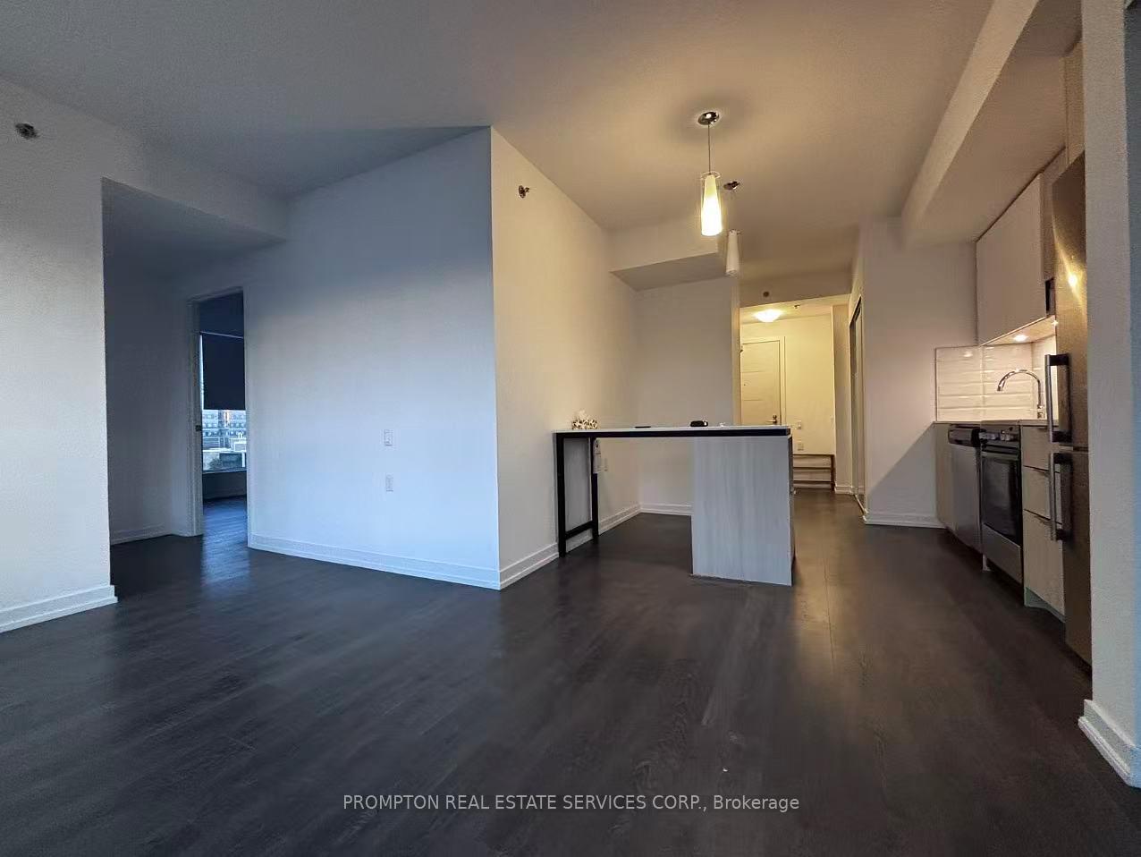 203 College Street 906, Toronto C01, ON M5T 1P9