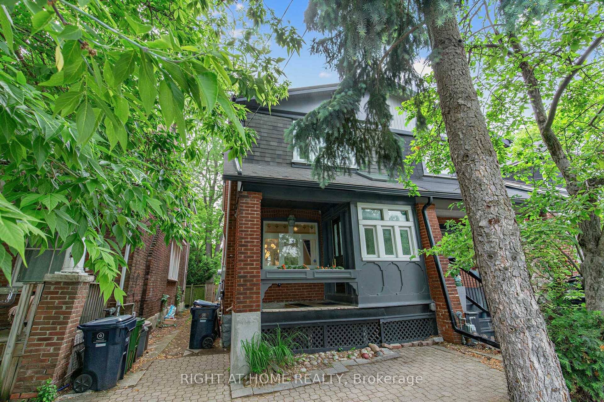 1022 Mount Pleasant Road, Toronto C10, ON M4P 2M3