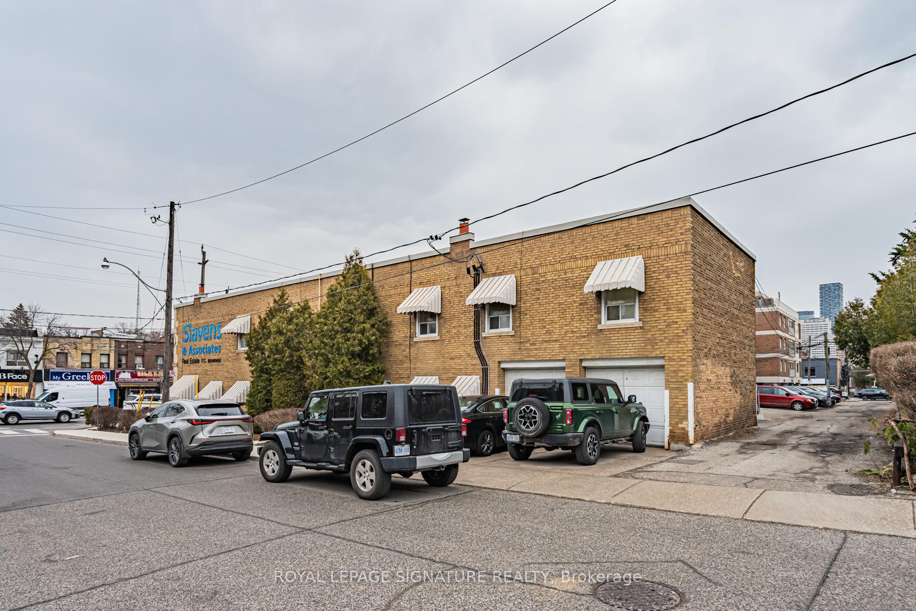 435 Eglinton Avenue W, Toronto C03 — photo 2 of 5
