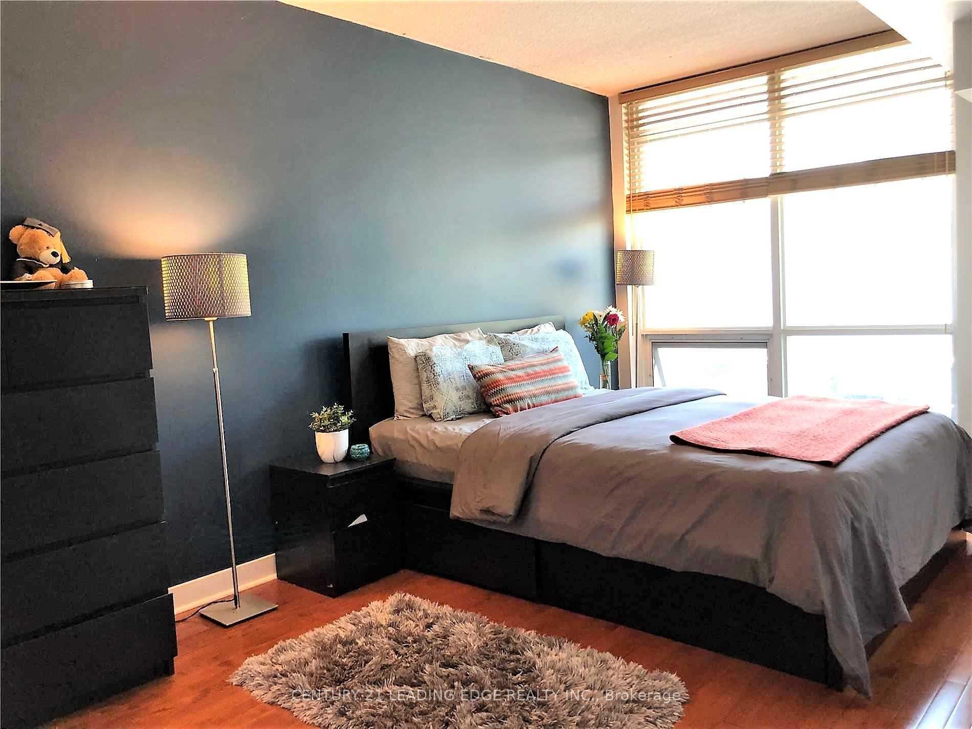 11 Brunel Court 201, Toronto C01, ON M5V 3Y3